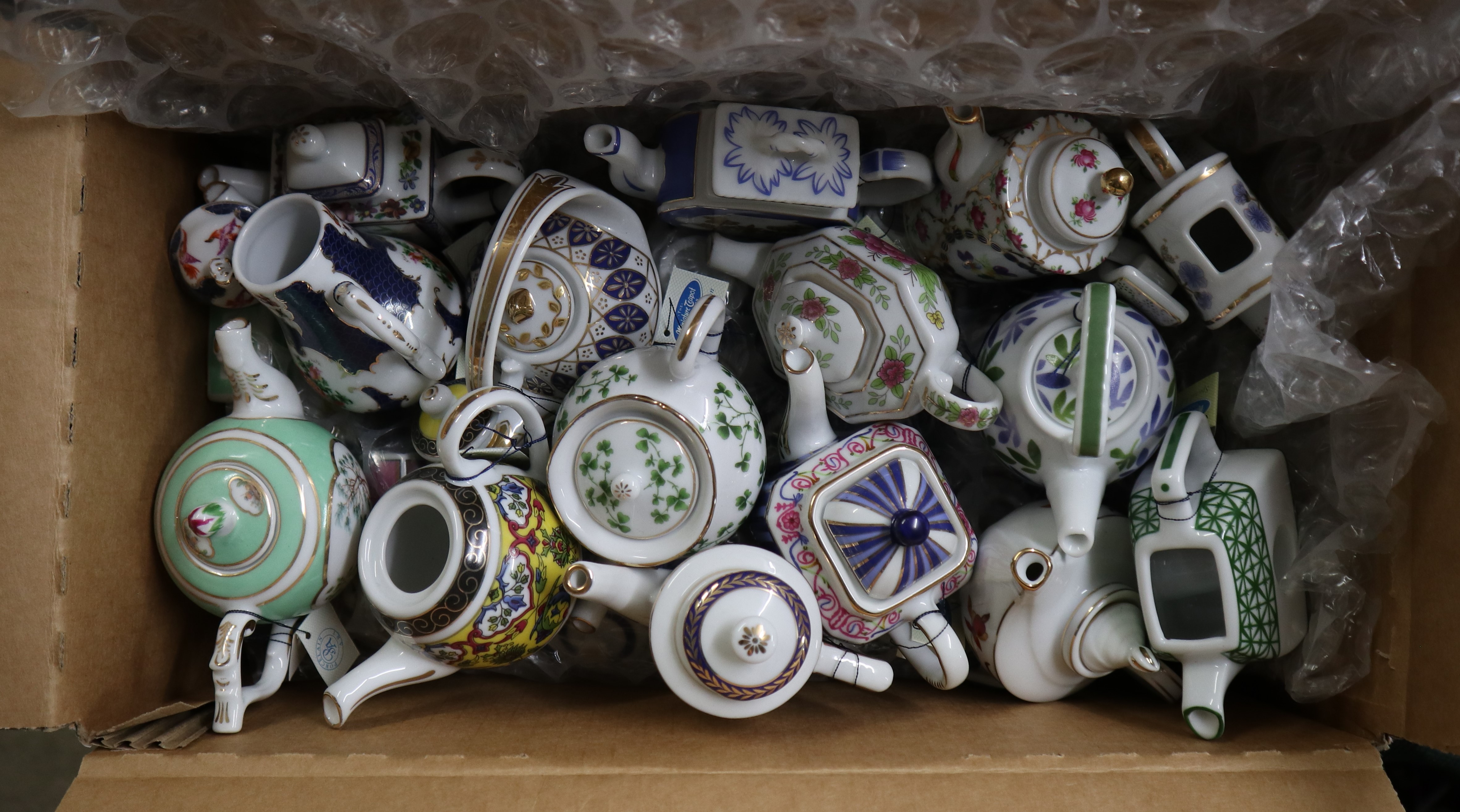 Collection of The Miniature Teapot Collection - approx 100 teapots - Image 3 of 3
