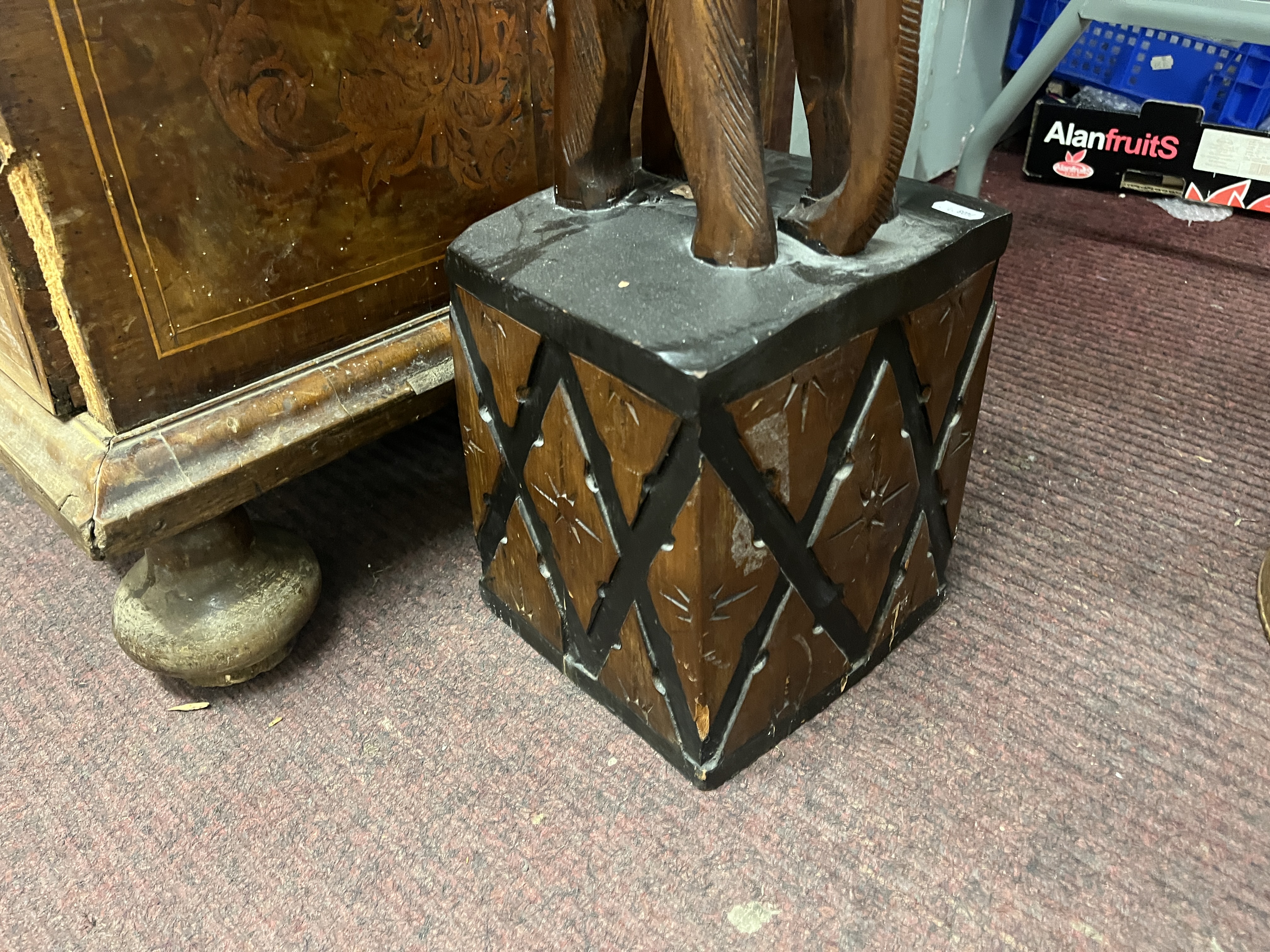 Stack of Thai teak elephants - Approx height: 185cm - Image 5 of 5