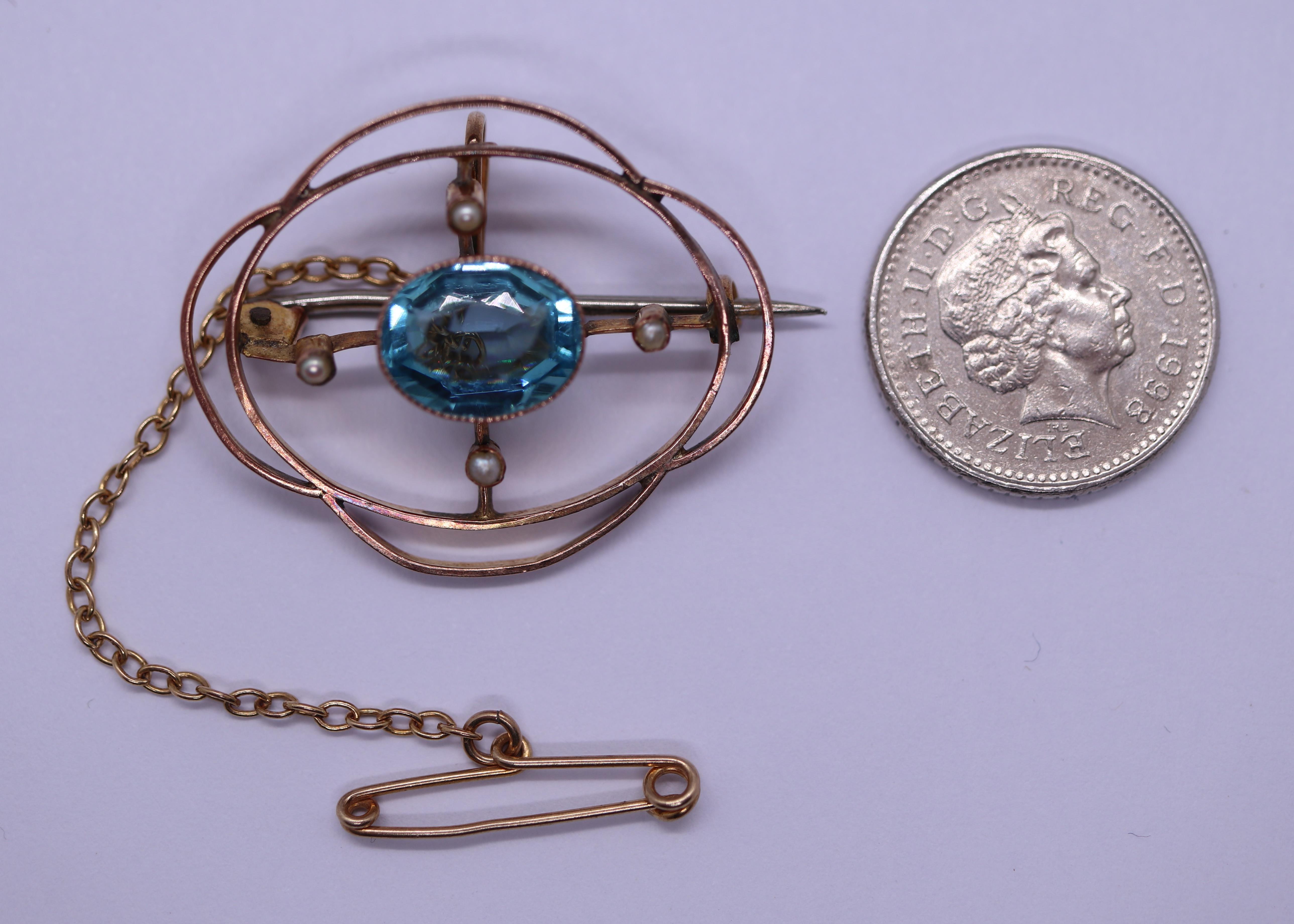 Antique 9ct gold blue topaz & pearl set brooch - Image 2 of 2