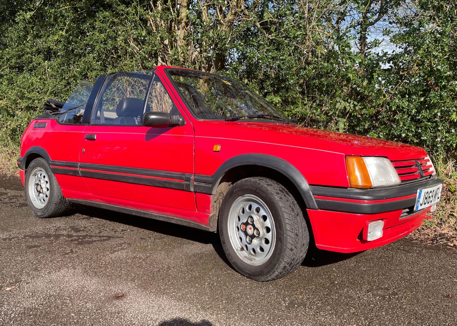 Peugeot 205 Cti 1.6 convertible - Mot'd 83,000 miles This stunning low mileage car has been - Image 3 of 18