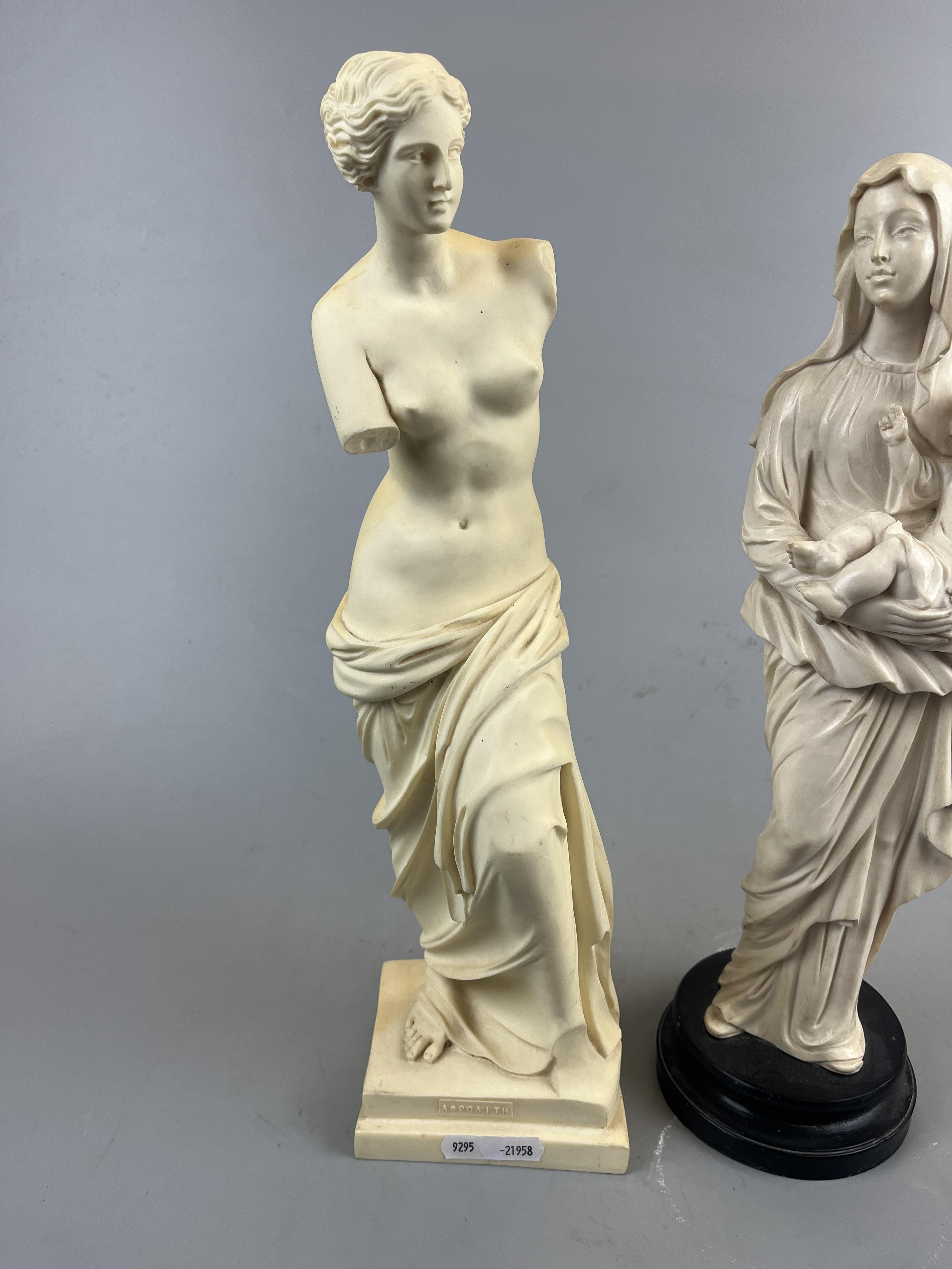 2 Virgin Marys together with a Venus de Milo figure - Image 4 of 6