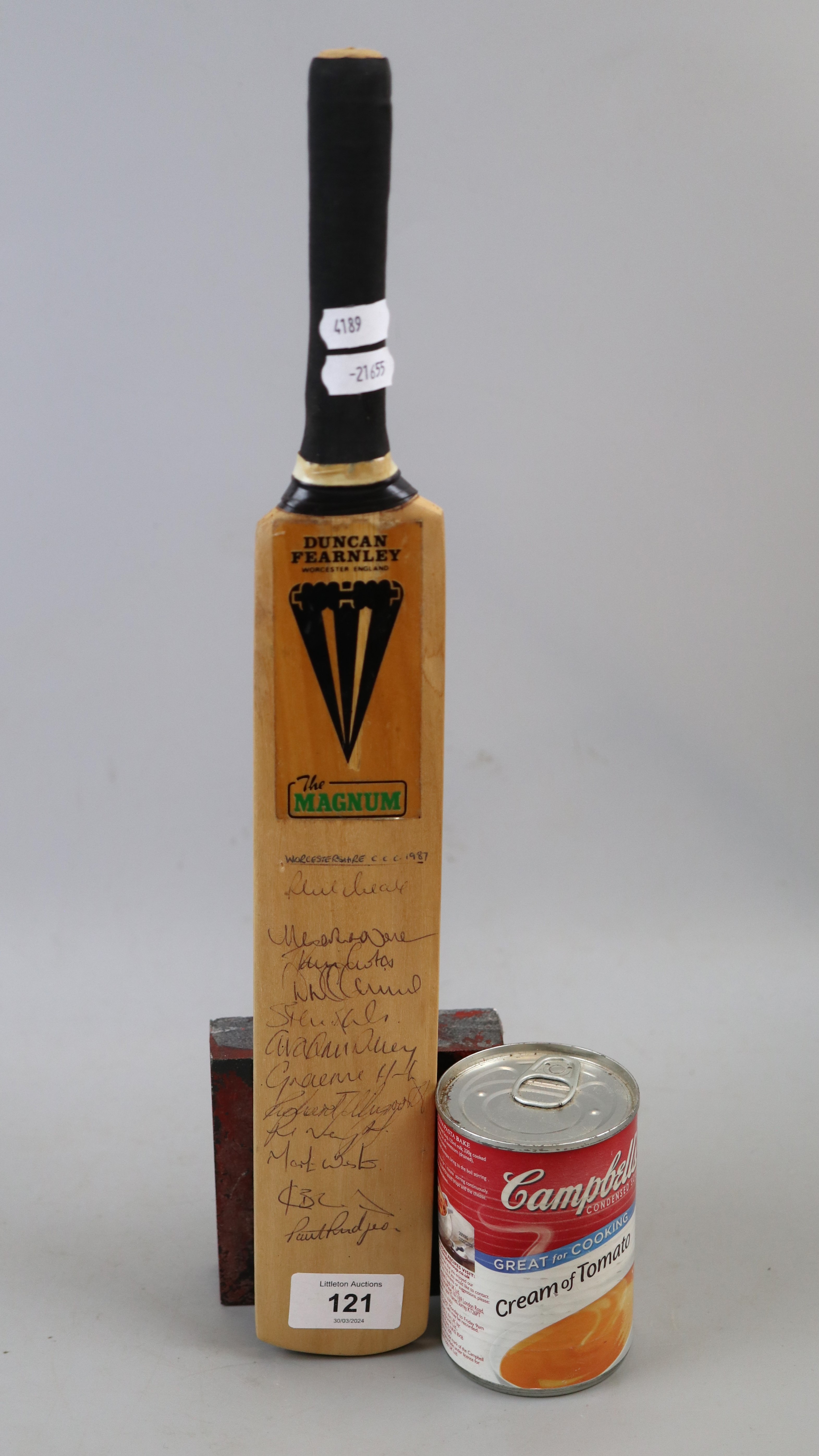 Signed miniature cricket bat by Worcestershire team 1987 - Image 2 of 3