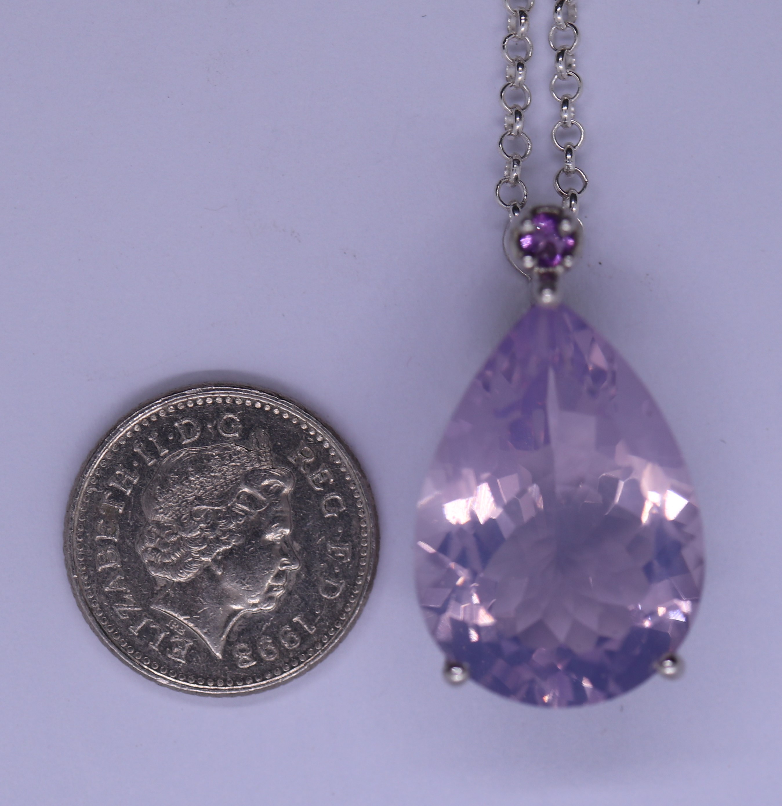 Silver amethyst set pendent on chain - Image 2 of 3