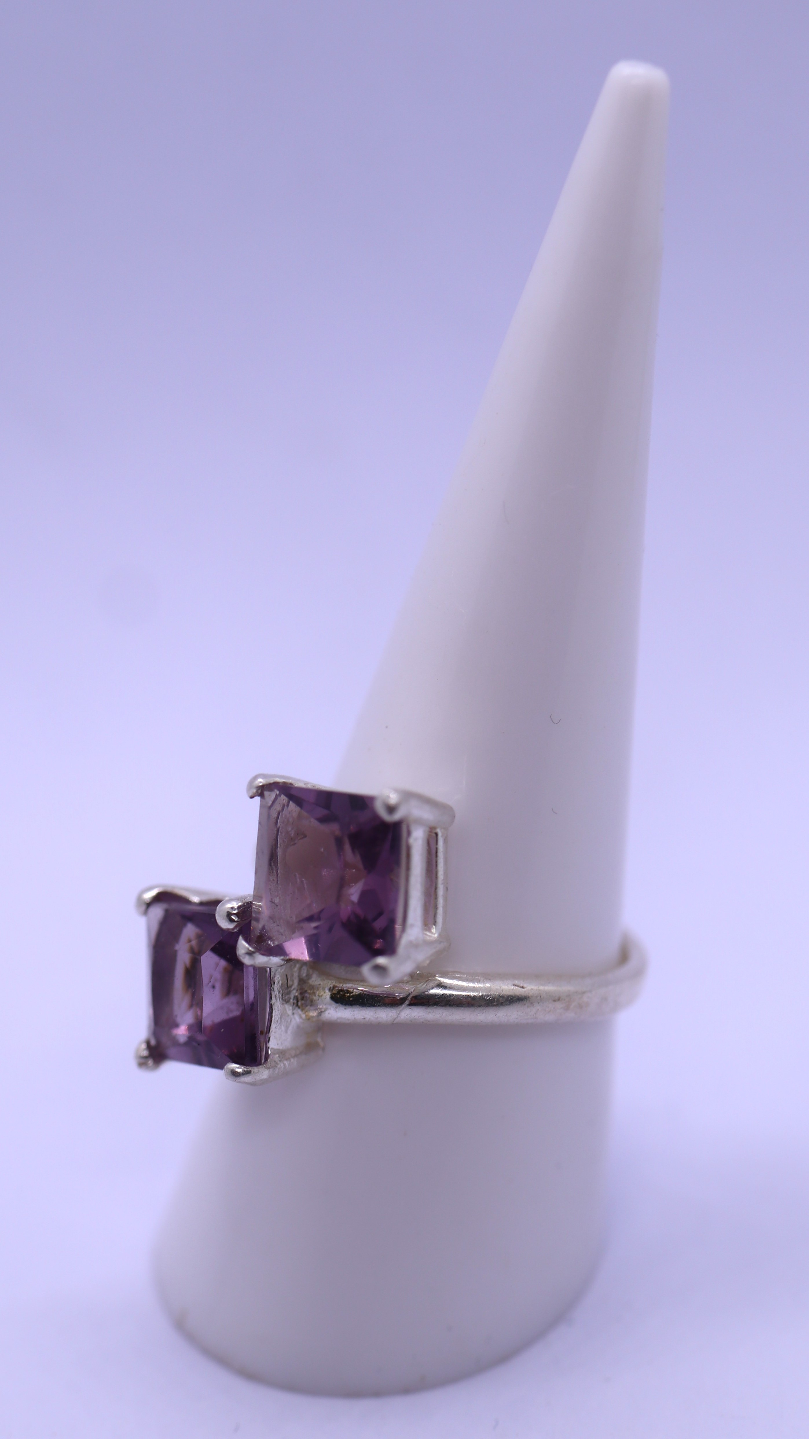 Silver amethyst set ring - Size O - Image 2 of 3