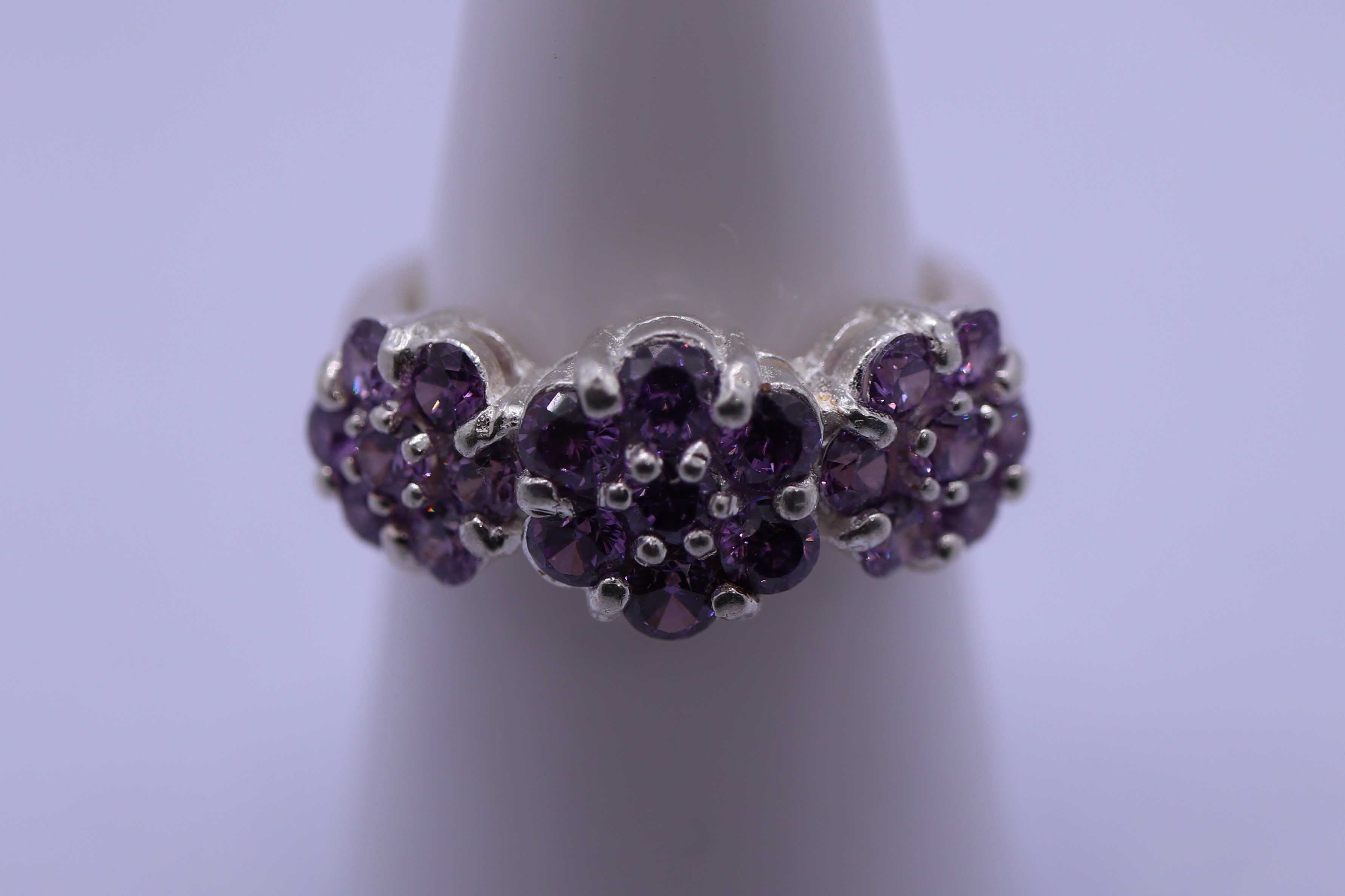 Silver amethyst set ring - Size M - Image 3 of 3