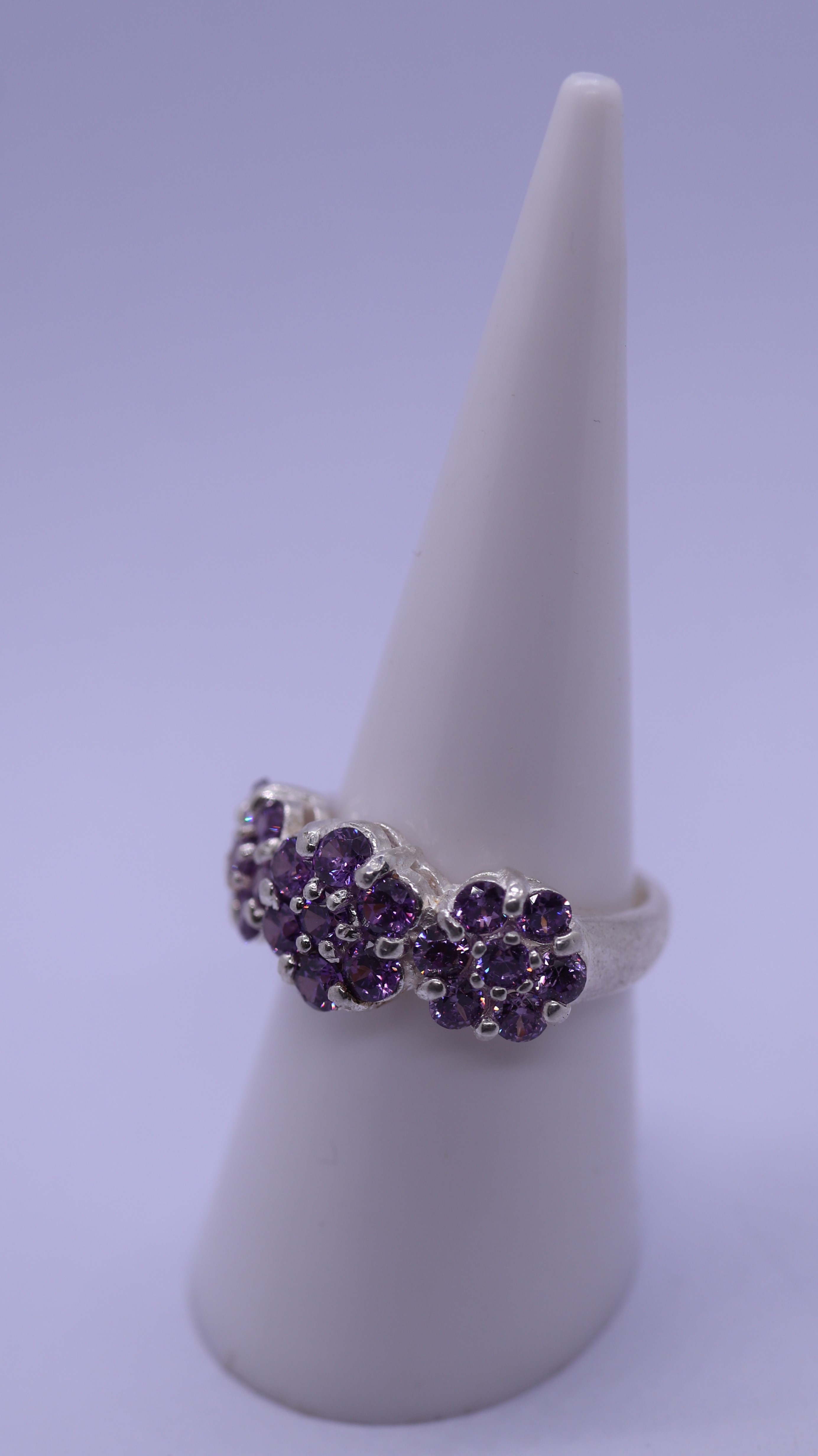 Silver amethyst set ring - Size M - Image 2 of 3