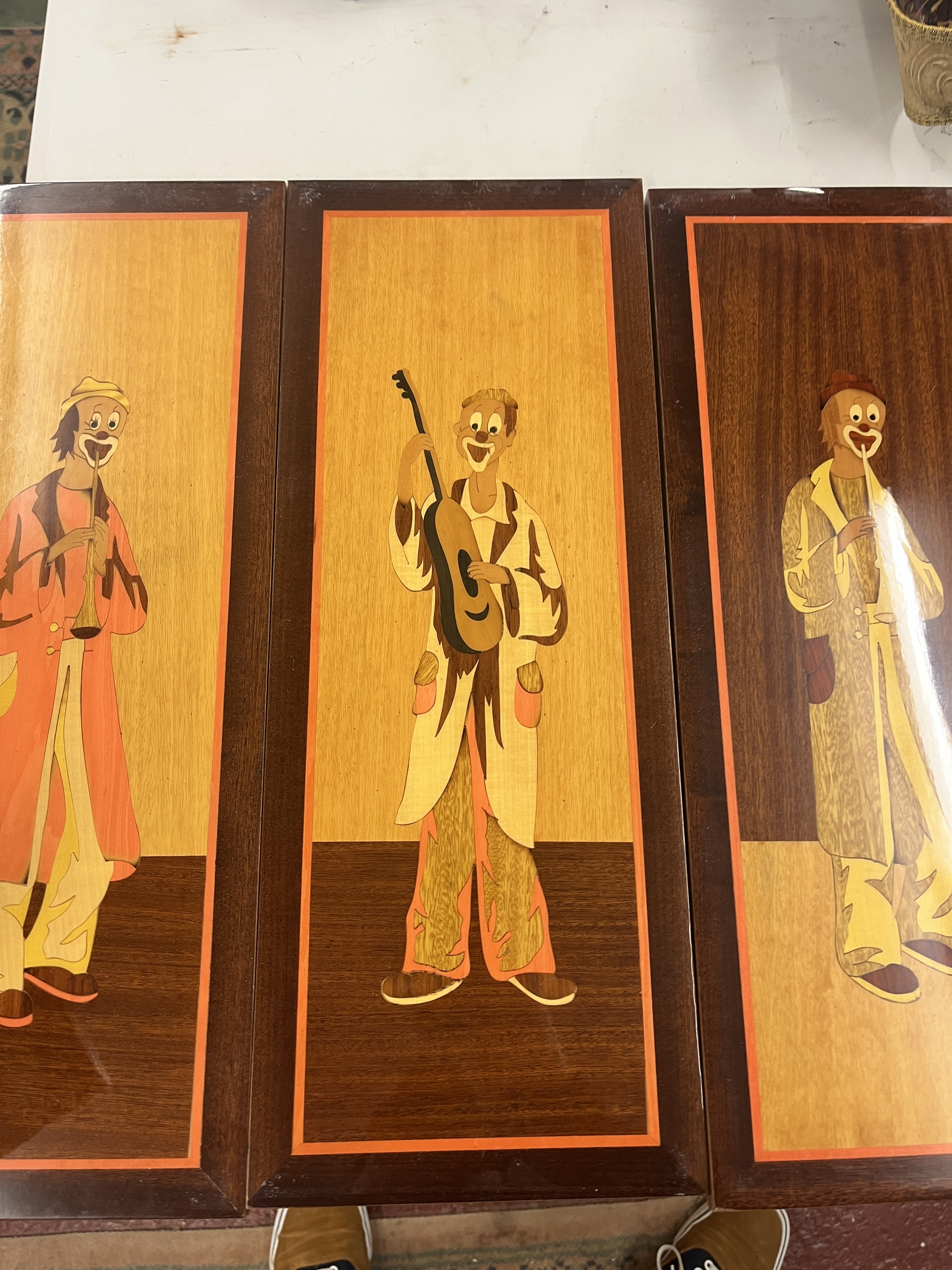Set of 6 Italian marquetry wooden pictures of clowns - Image 6 of 7