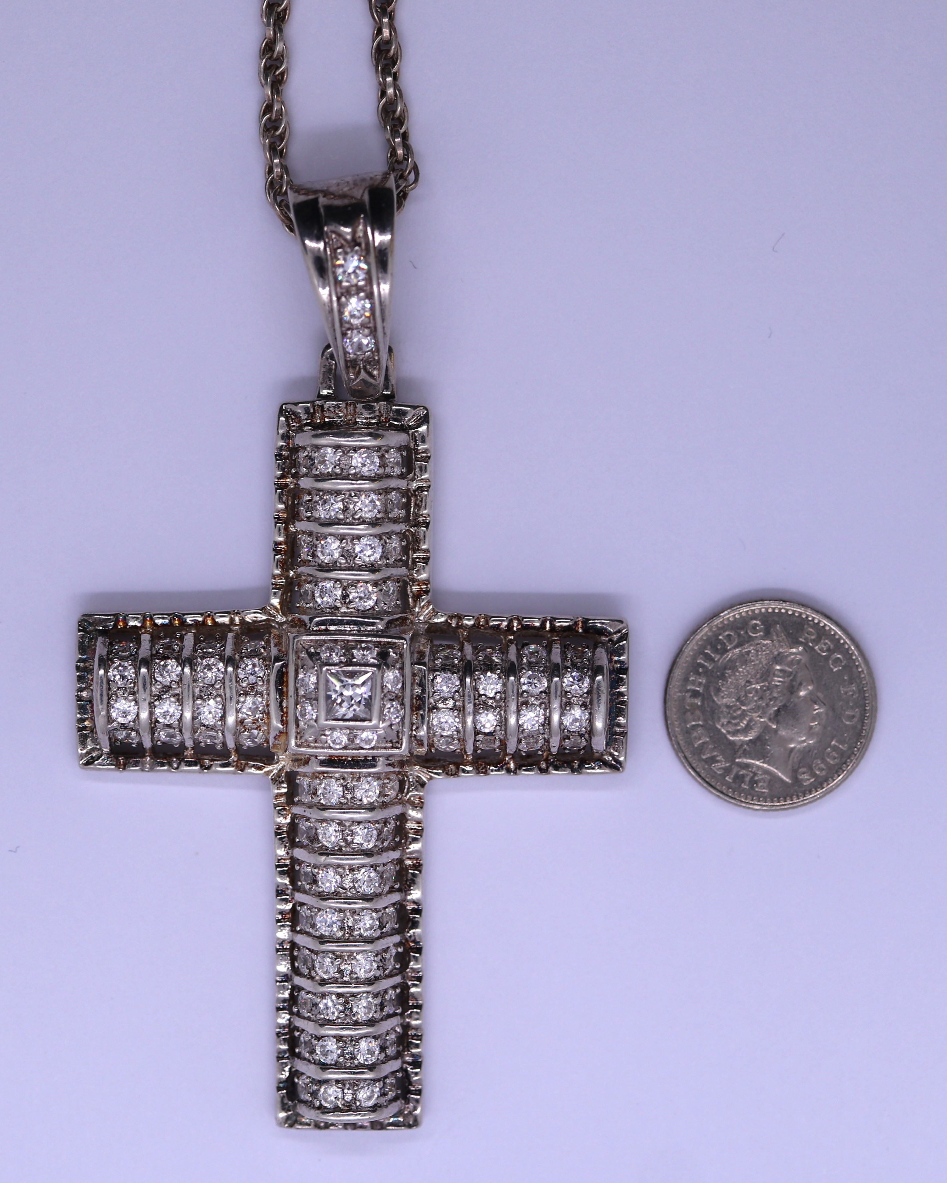 Large silver stone set cross on silver chain - Image 2 of 2