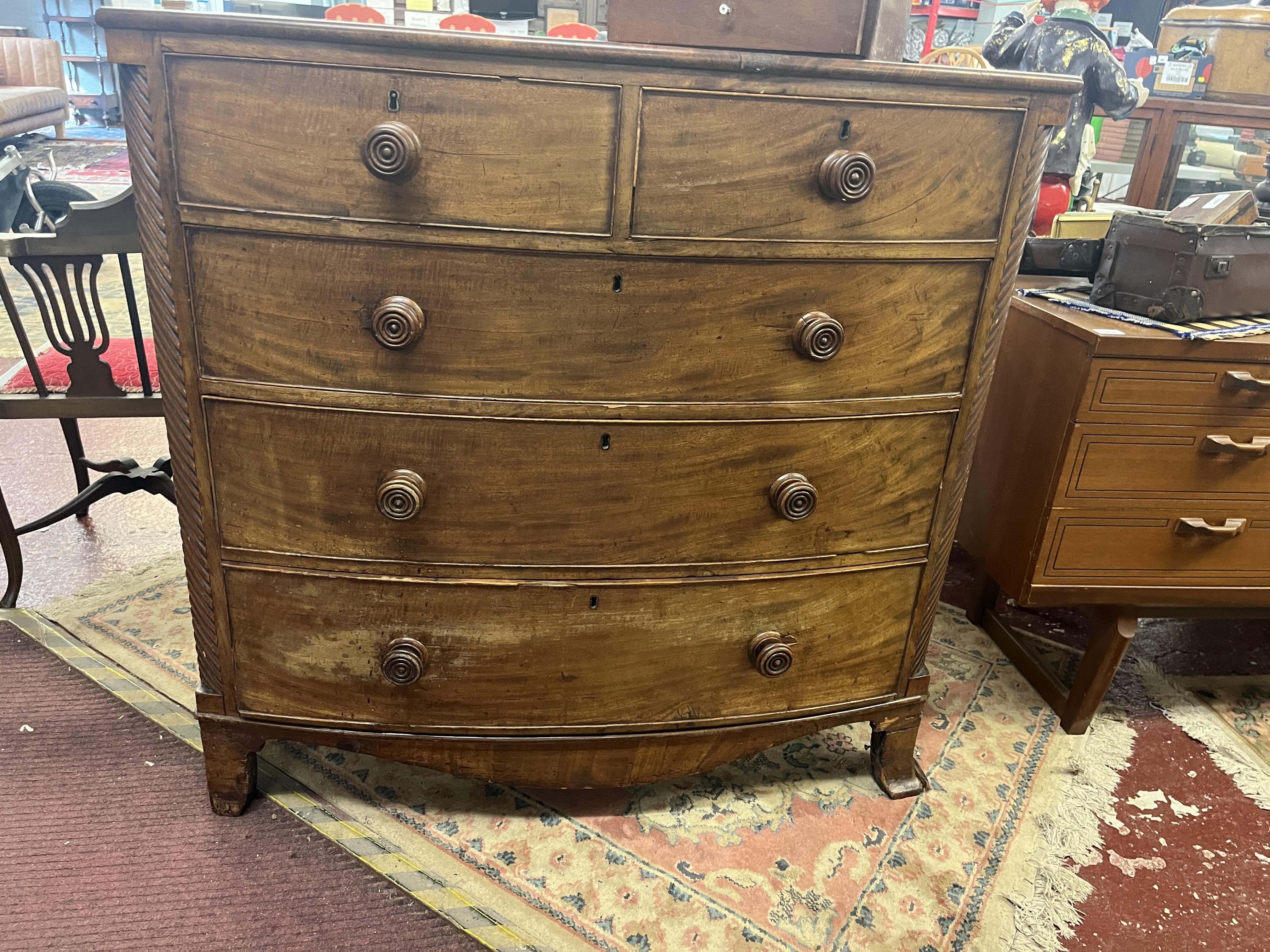 Victorian mahogany 2 over 3 bow front chest of drawers - Approx size: W: 108cm D: 54cm H: 106cm - Image 4 of 5