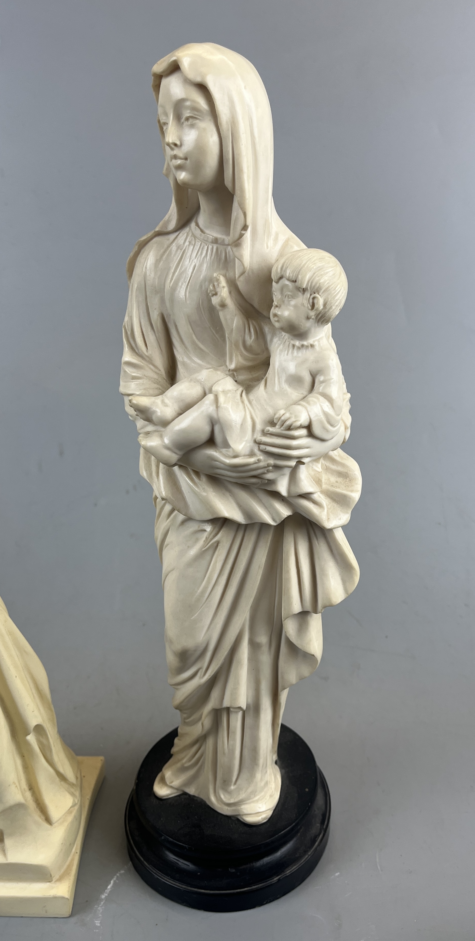2 Virgin Marys together with a Venus de Milo figure - Image 6 of 6