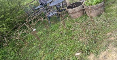 Set of 7 wirework growers - Approx H: 96cm  D: 86cm