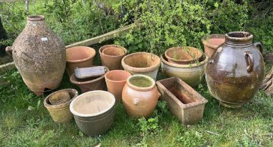 Large collection of pots to include terracotta some A/F