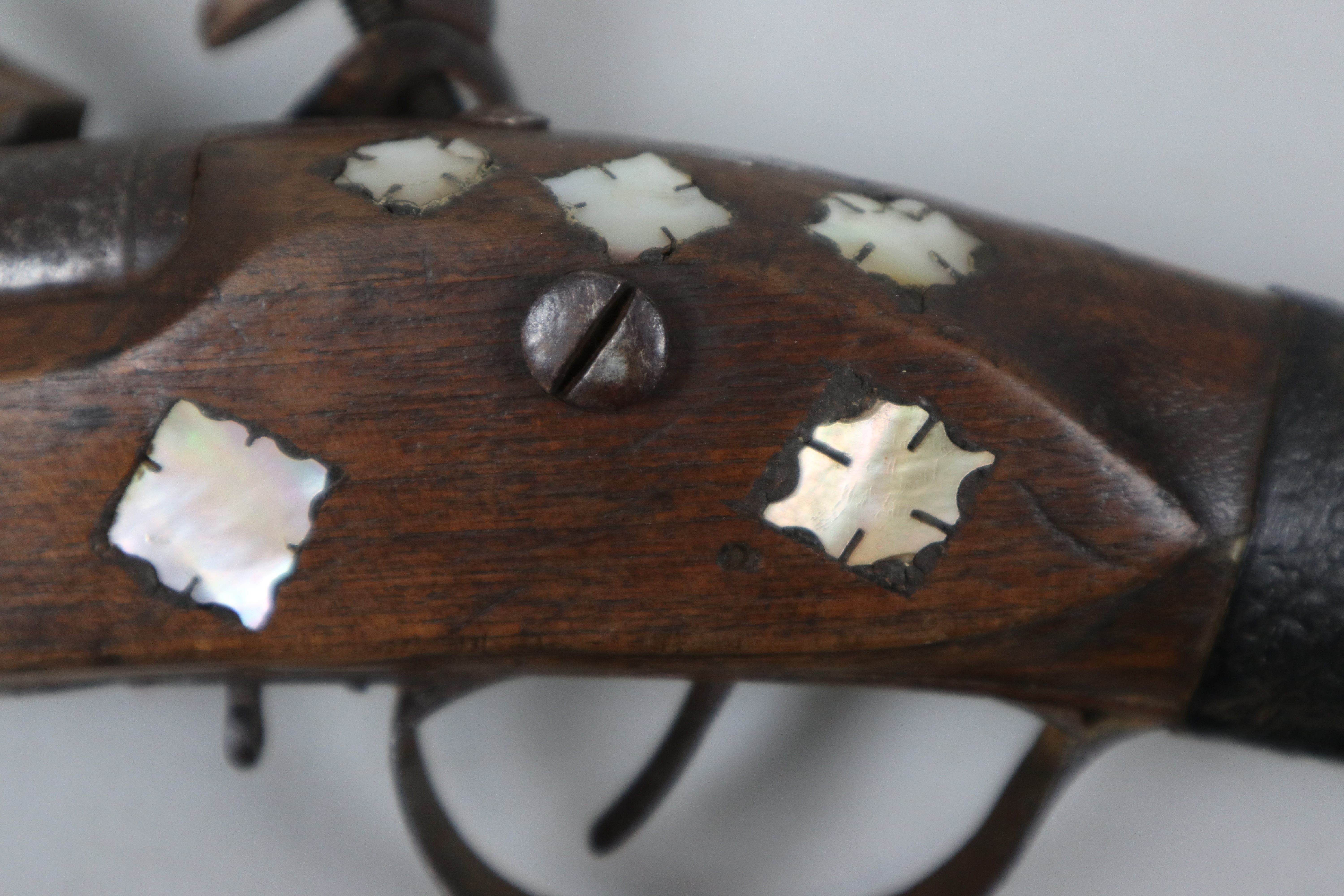 Antique blunderbuss inlaid with mother of pearl - Image 4 of 4