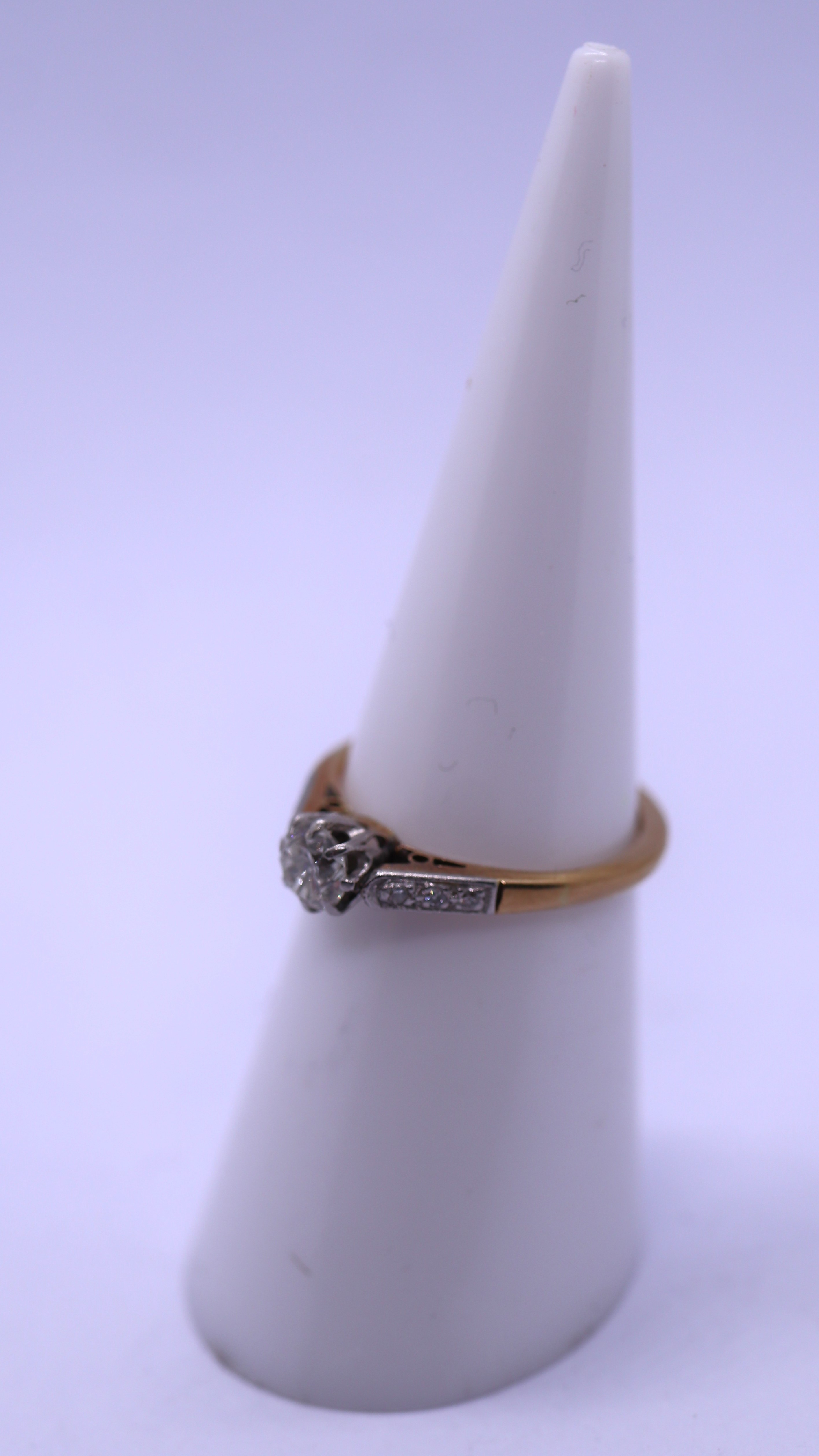 18ct gold diamond solitaire ring - Size J - Image 2 of 3