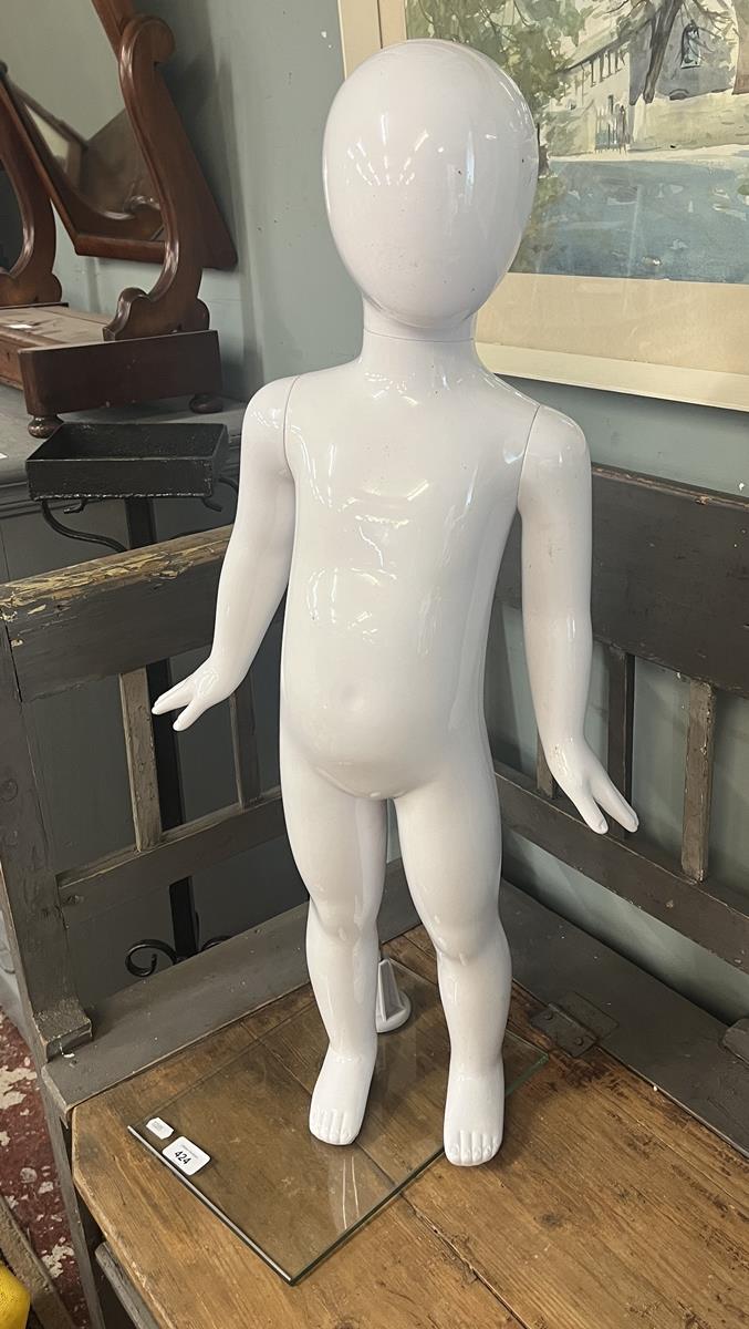 Small child manikin - Approx height: 82cm