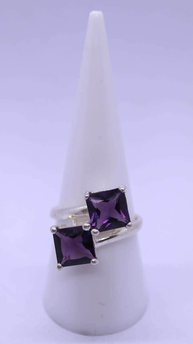 Silver and amethyst ring - Size P
