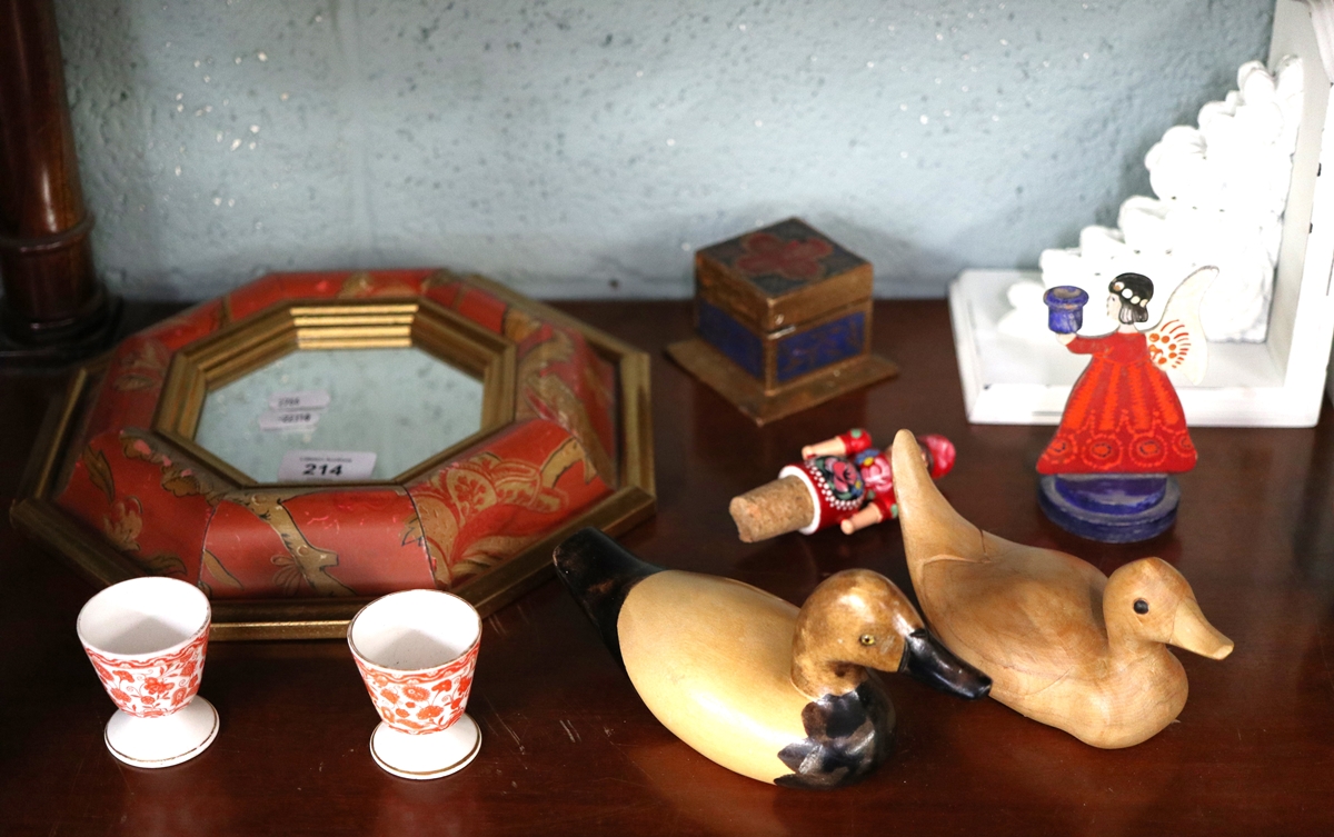 Collection of decorative painted items to include papier-mache bowl, wooden ducks etc. - Image 6 of 7