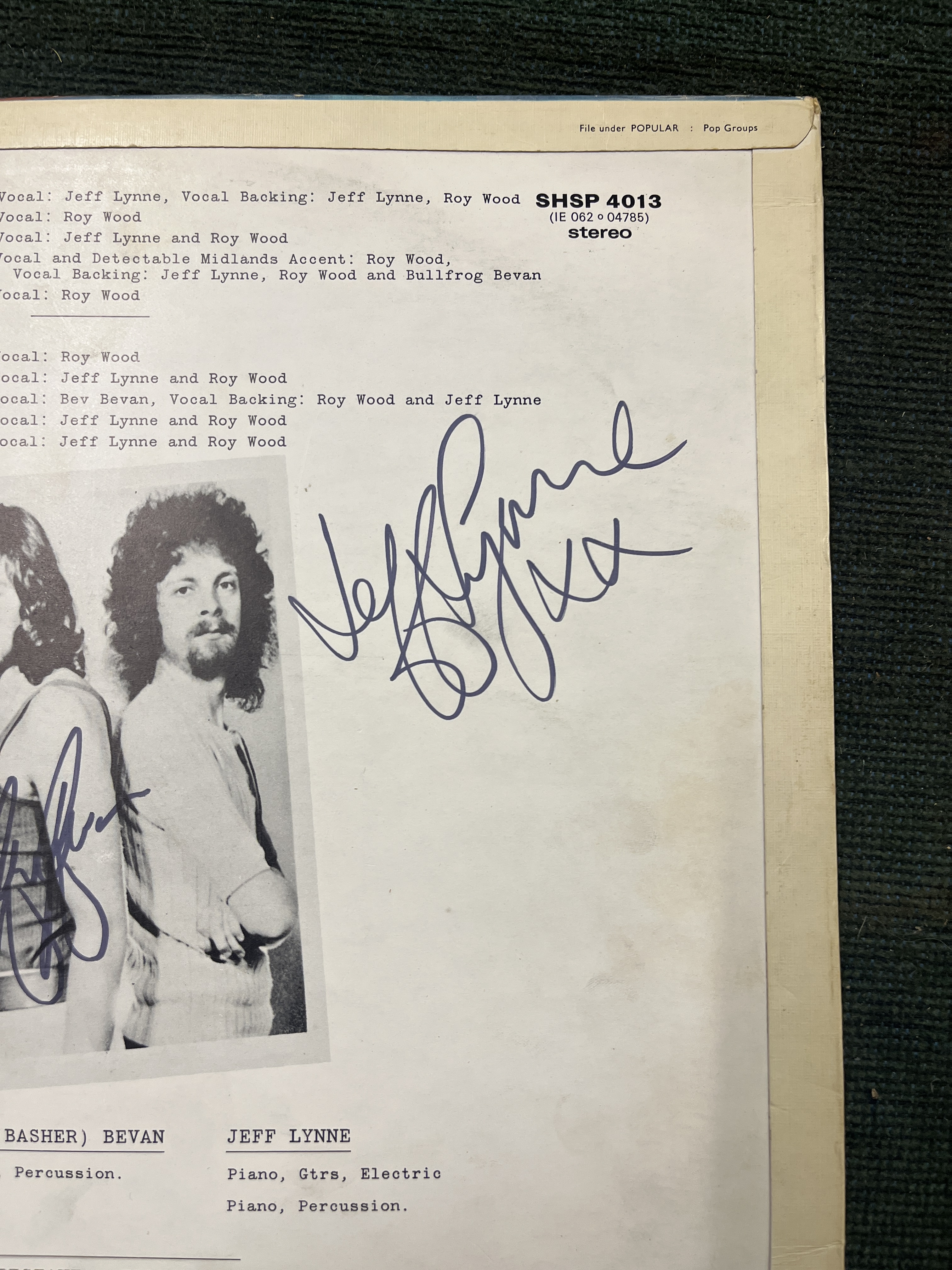 The Move Message from the Country LP signed by the band - Image 4 of 7
