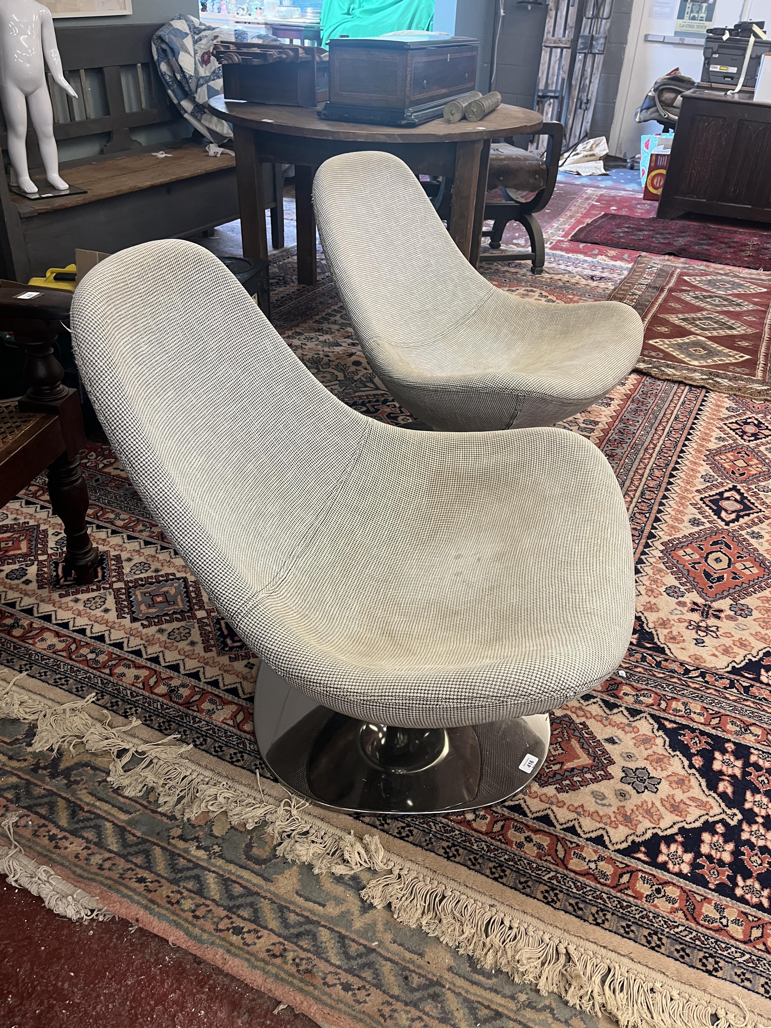 Pair of retro swivel chairs - Image 3 of 3