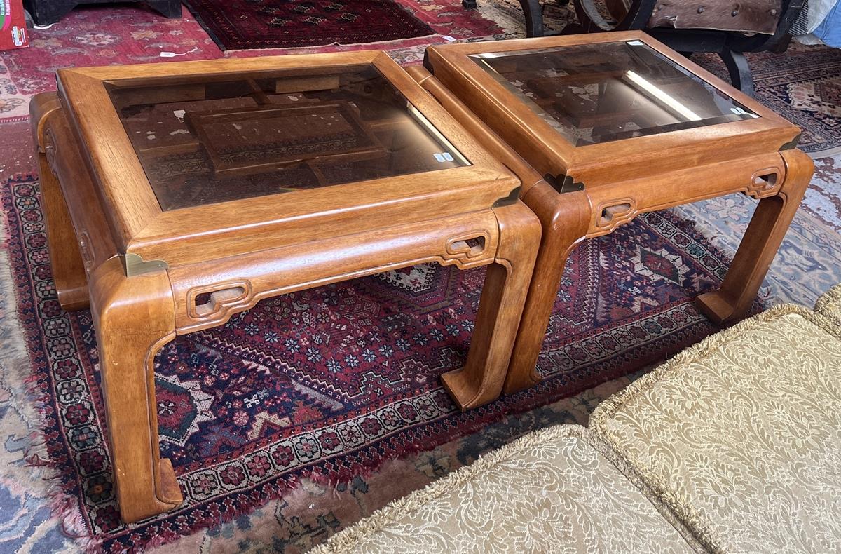 Pair of high quality Chinese side tables - Approx size: W: 71cm D: 61cm H: 54cm