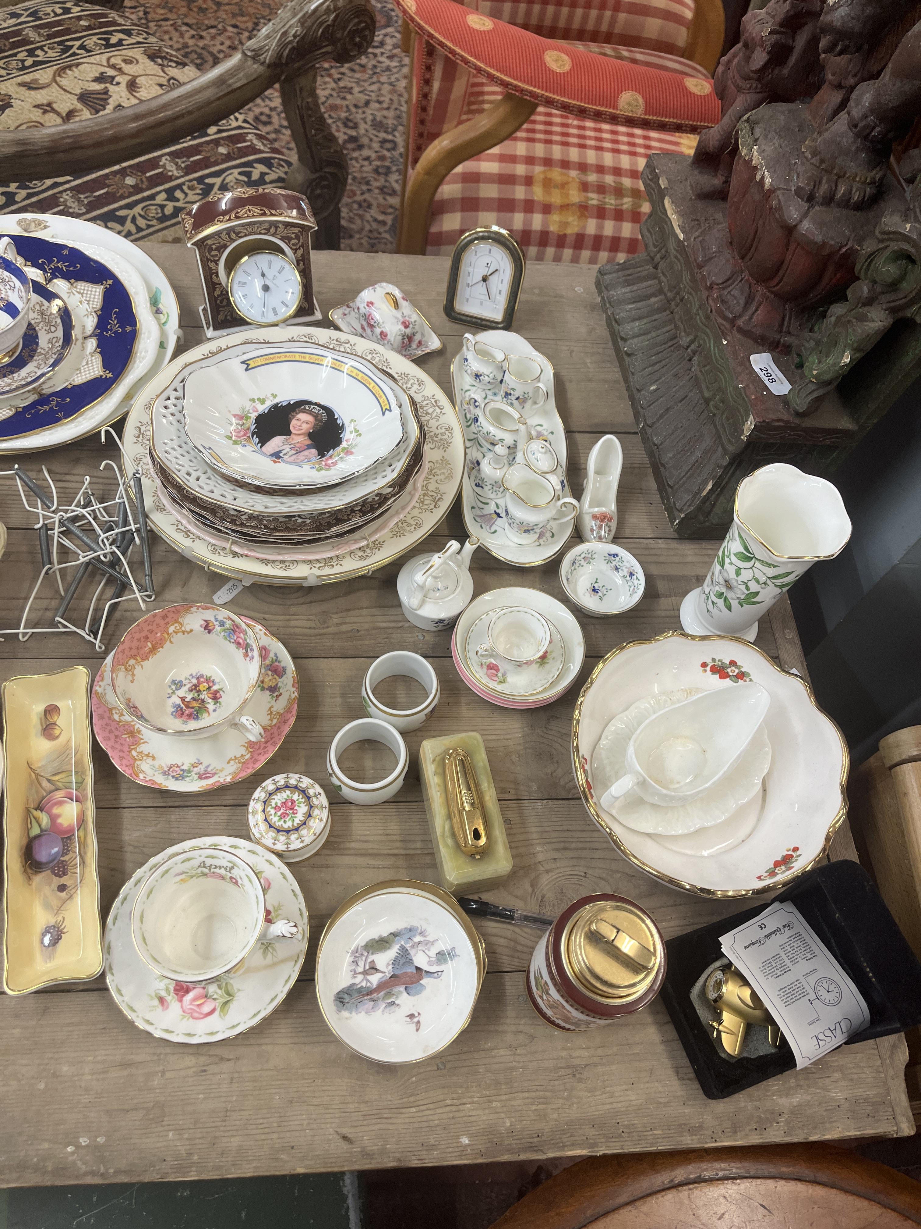 Very large collection of ceramics, paperweights etc - Image 2 of 5