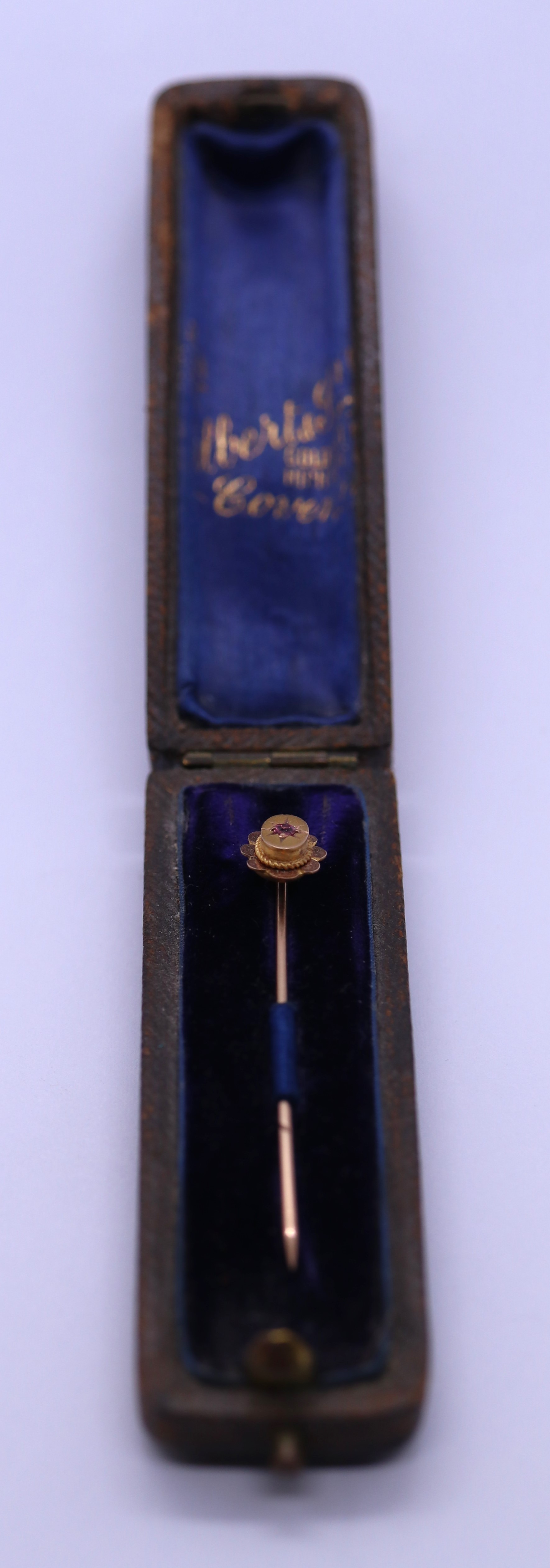 Cased 9ct gold stick pin set with ruby - Image 2 of 3
