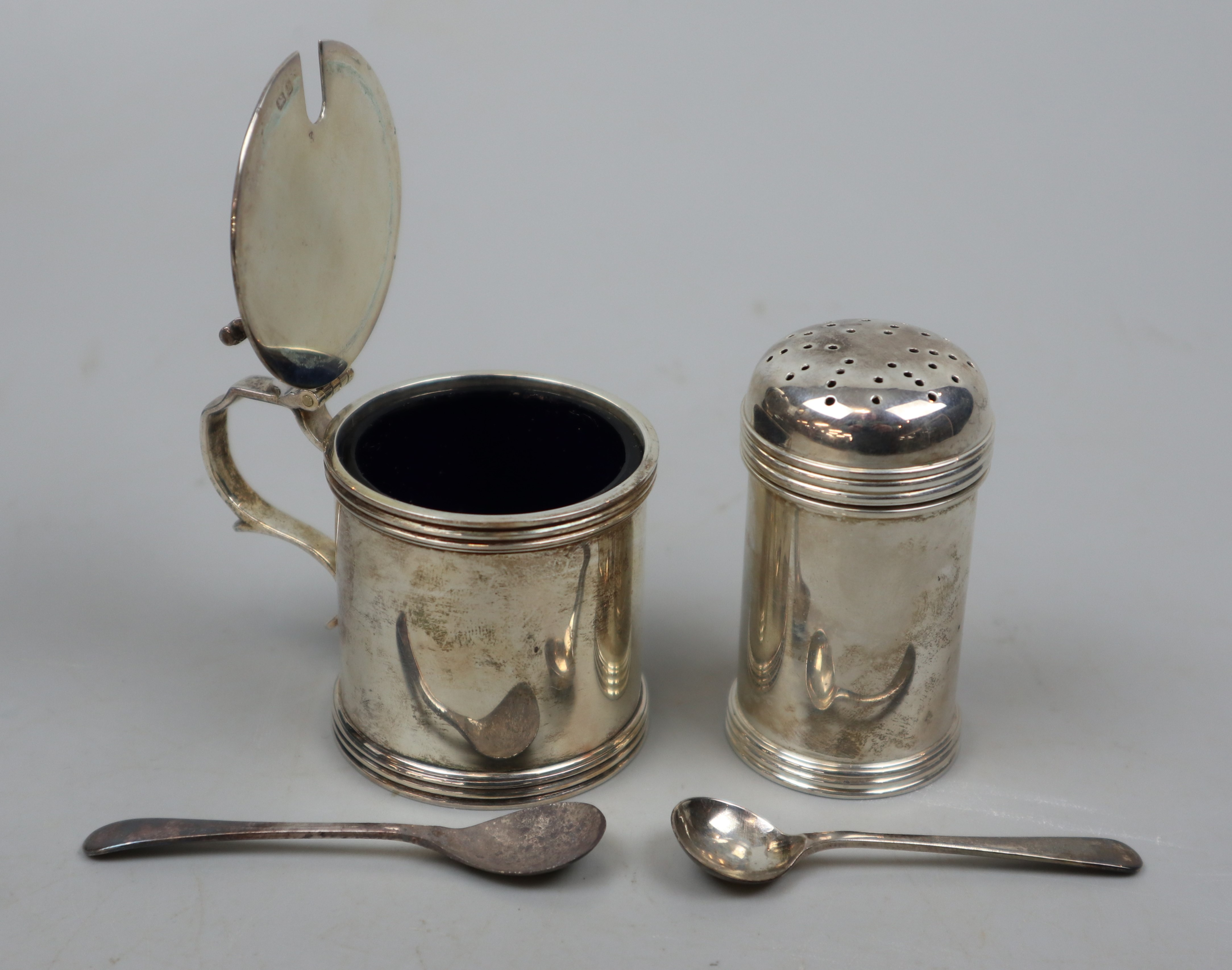 Hallmarked silver part cruet set - Approx weight 154g without liner - Image 2 of 2