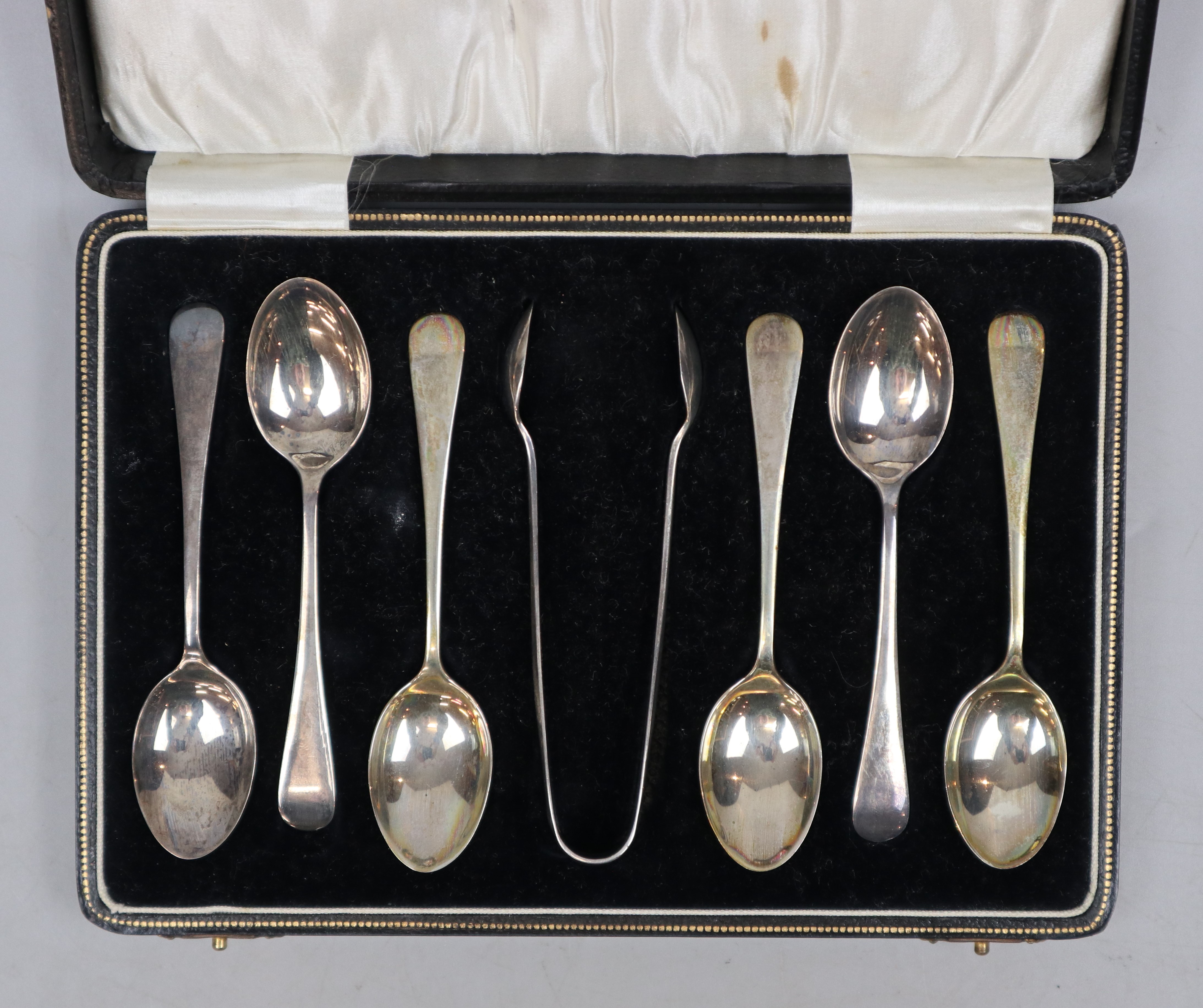 Cased set of 6 silver spoons together with sugar tongs - Approx weight 93g - Image 2 of 2