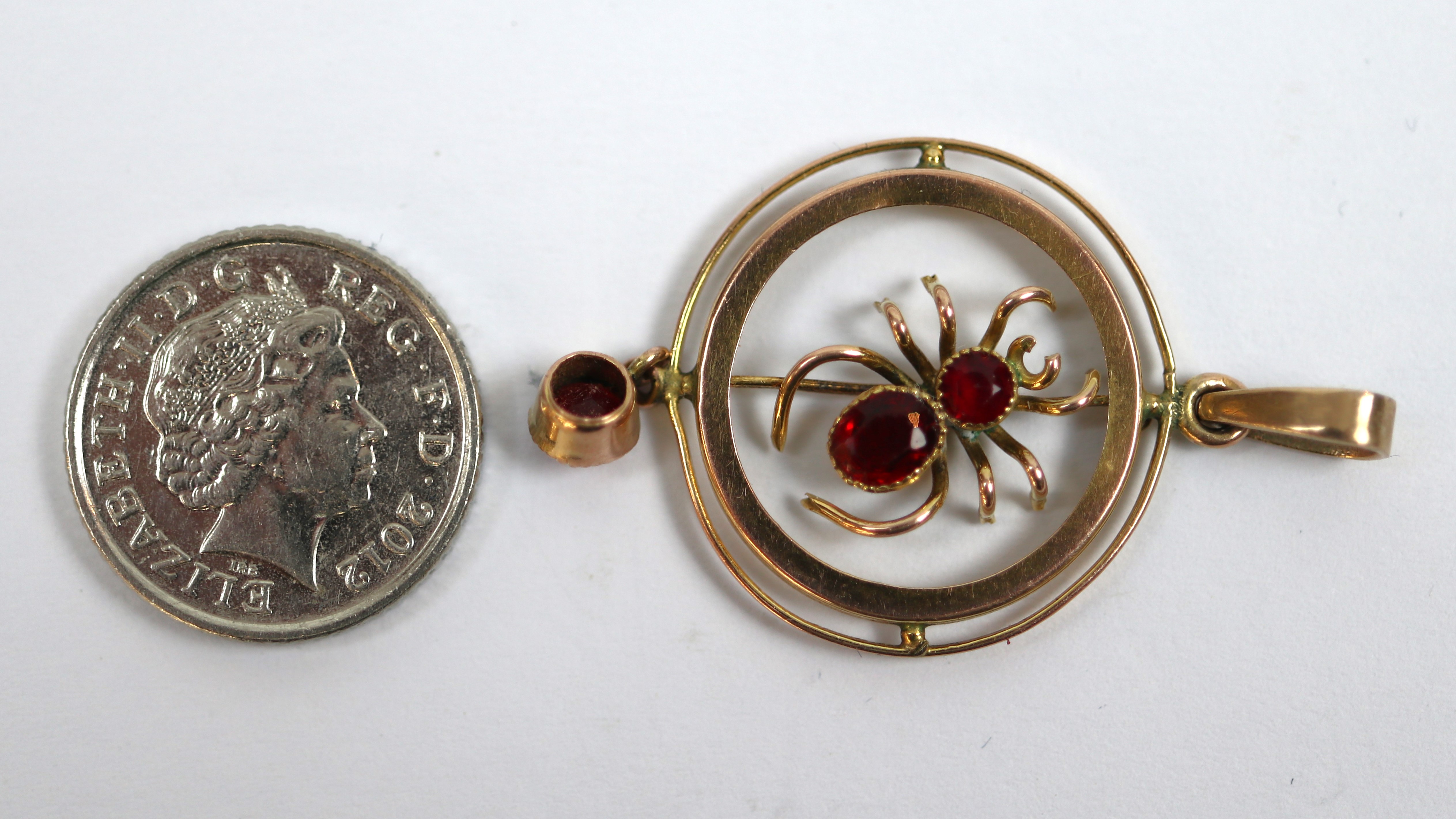 9ct gold spider pendent set with rubies - Image 2 of 2