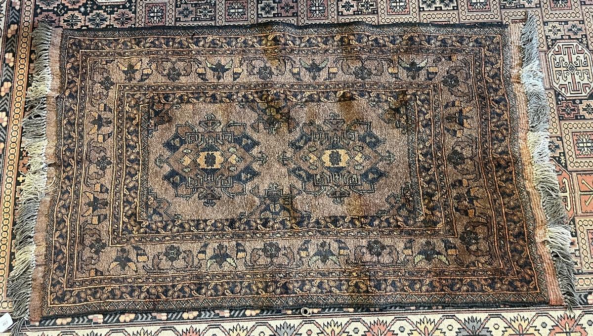 Vintage Persian nomad wool hand woven rug - Approx size: 137cm x 76cm