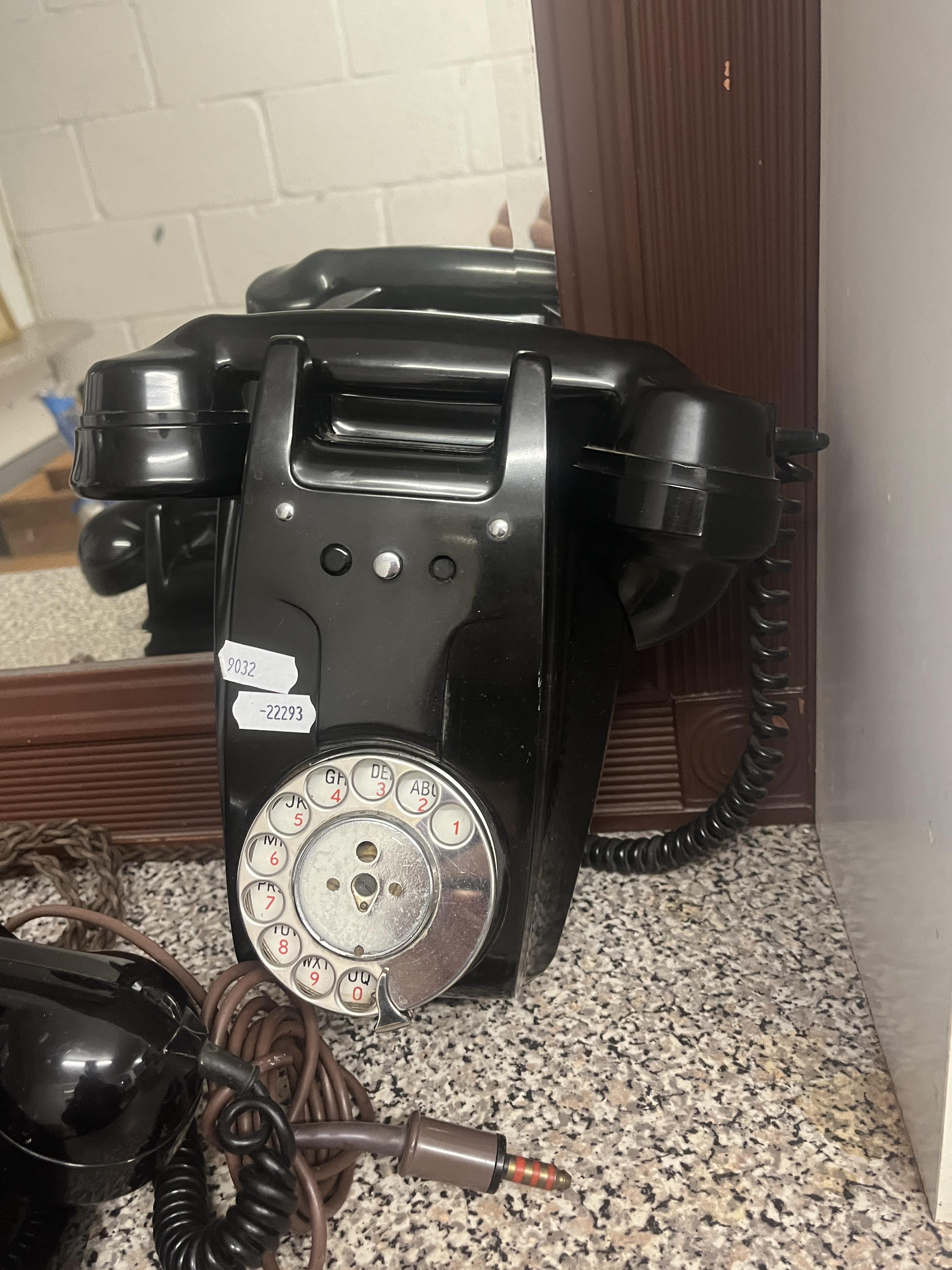 2 vintage telephones - Image 2 of 3