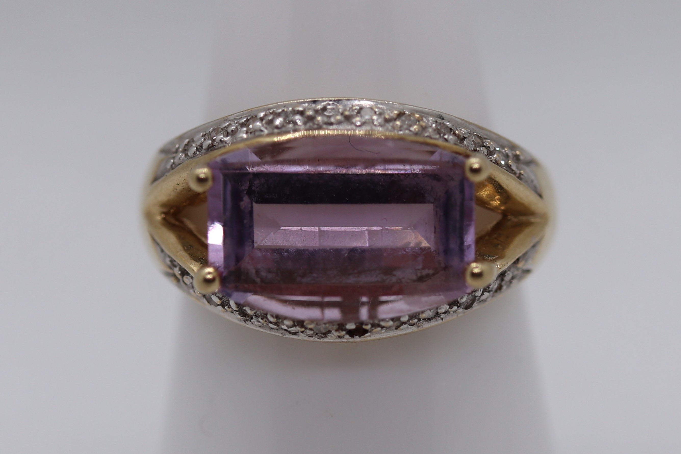 9ct gold amethyst and diamond ring - Size O - Image 3 of 3