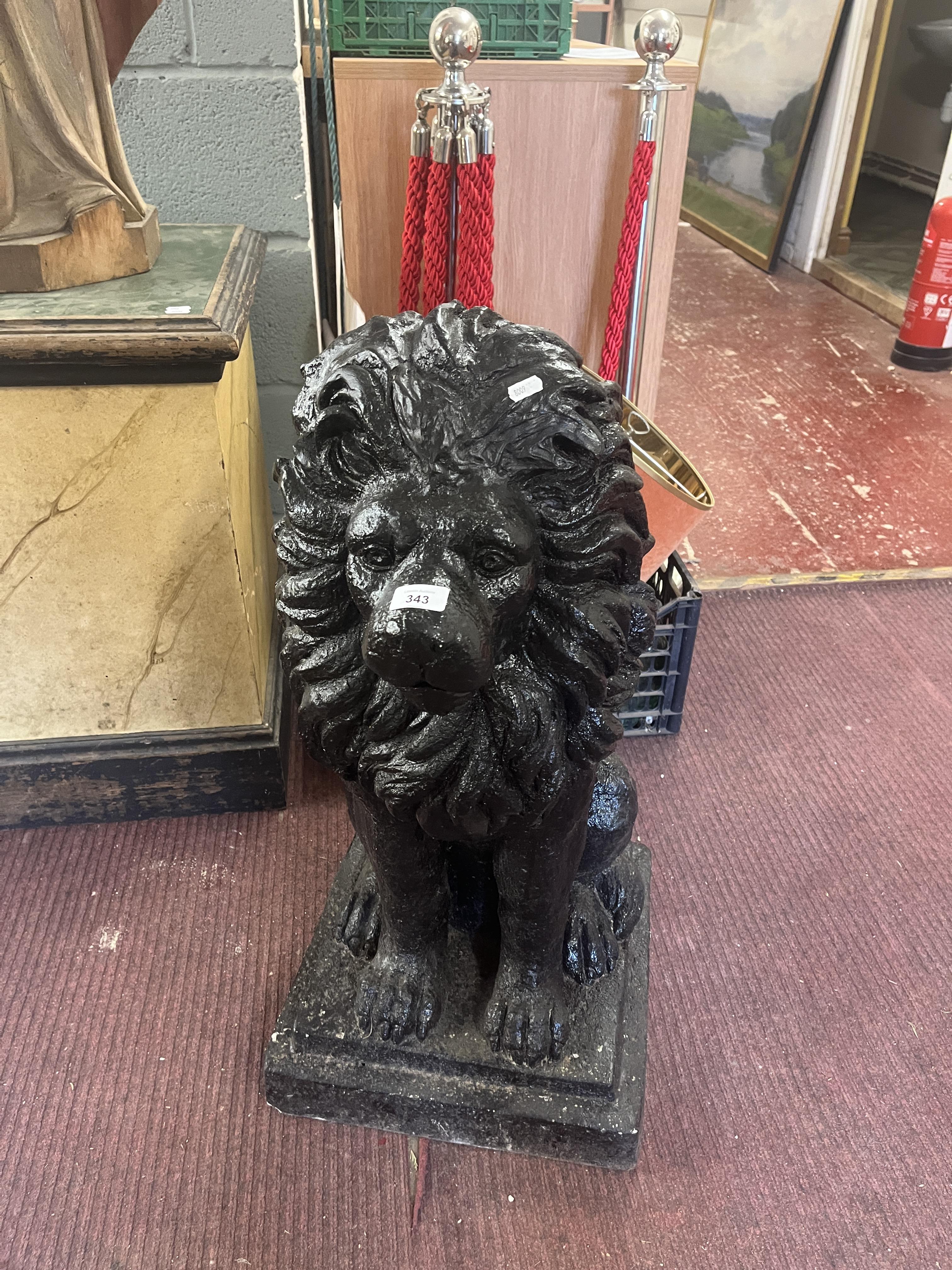 Large lion figure - Approx height: 83cm - Image 2 of 2