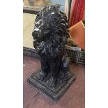 Large lion figure - Approx height: 83cm