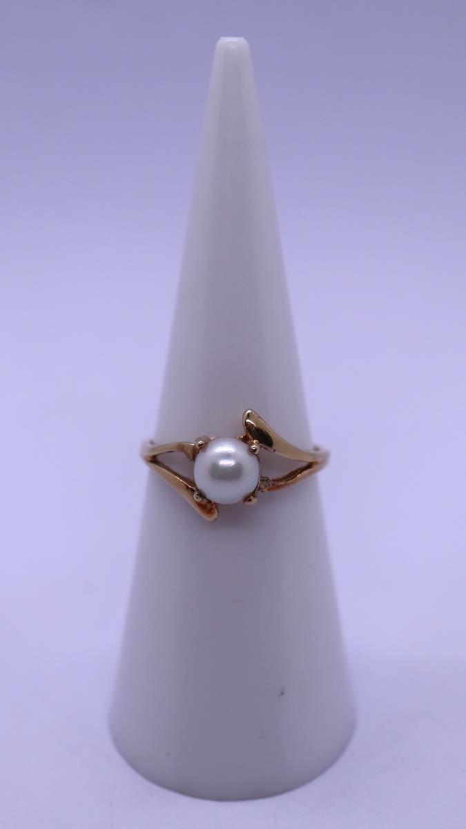 9ct gold & pearl ring - size K
