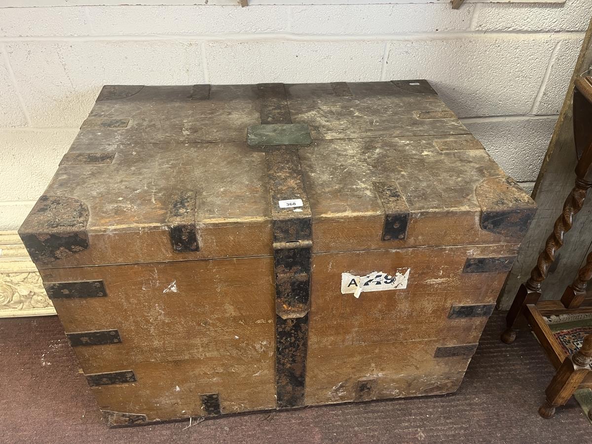 Large Elkington & Co Silversmiths lock box - Approx size: W: 81cm D: 57cm H: 57cm