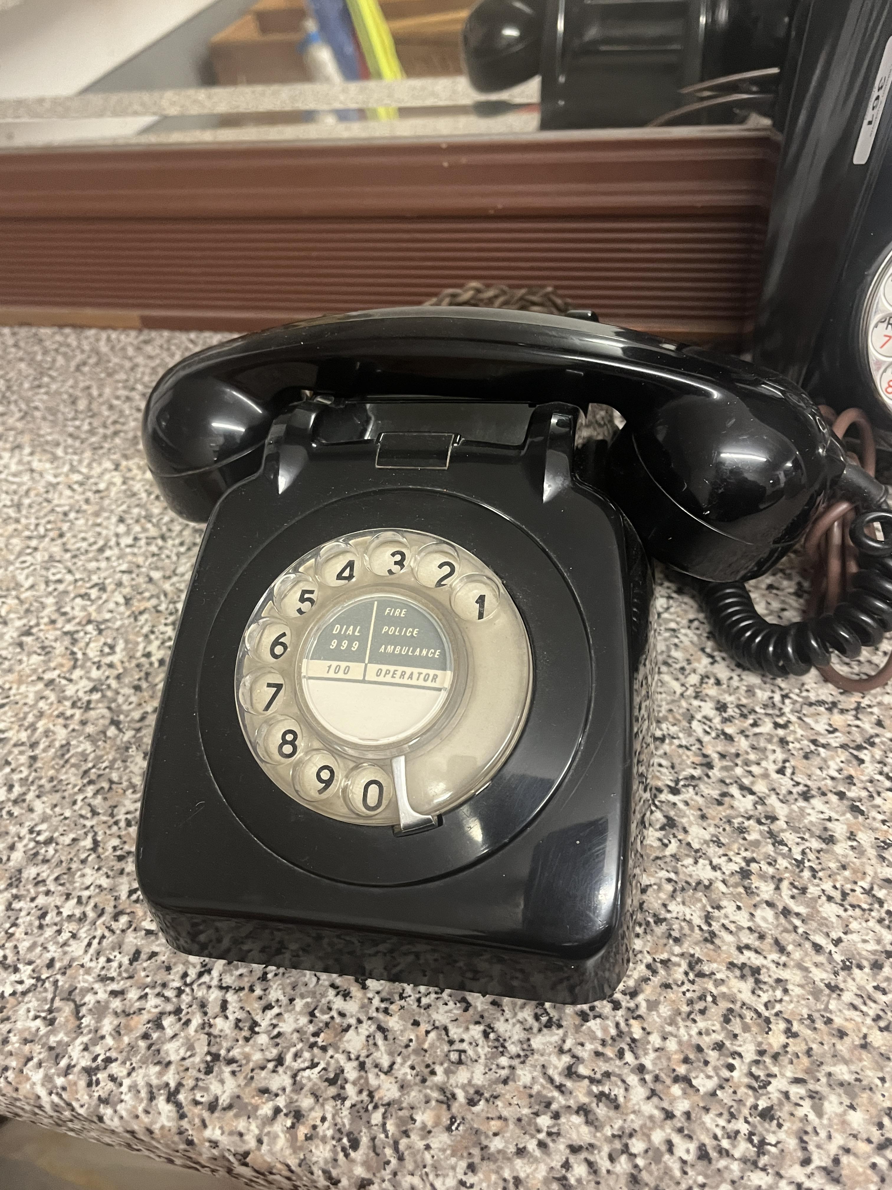 2 vintage telephones - Image 3 of 3