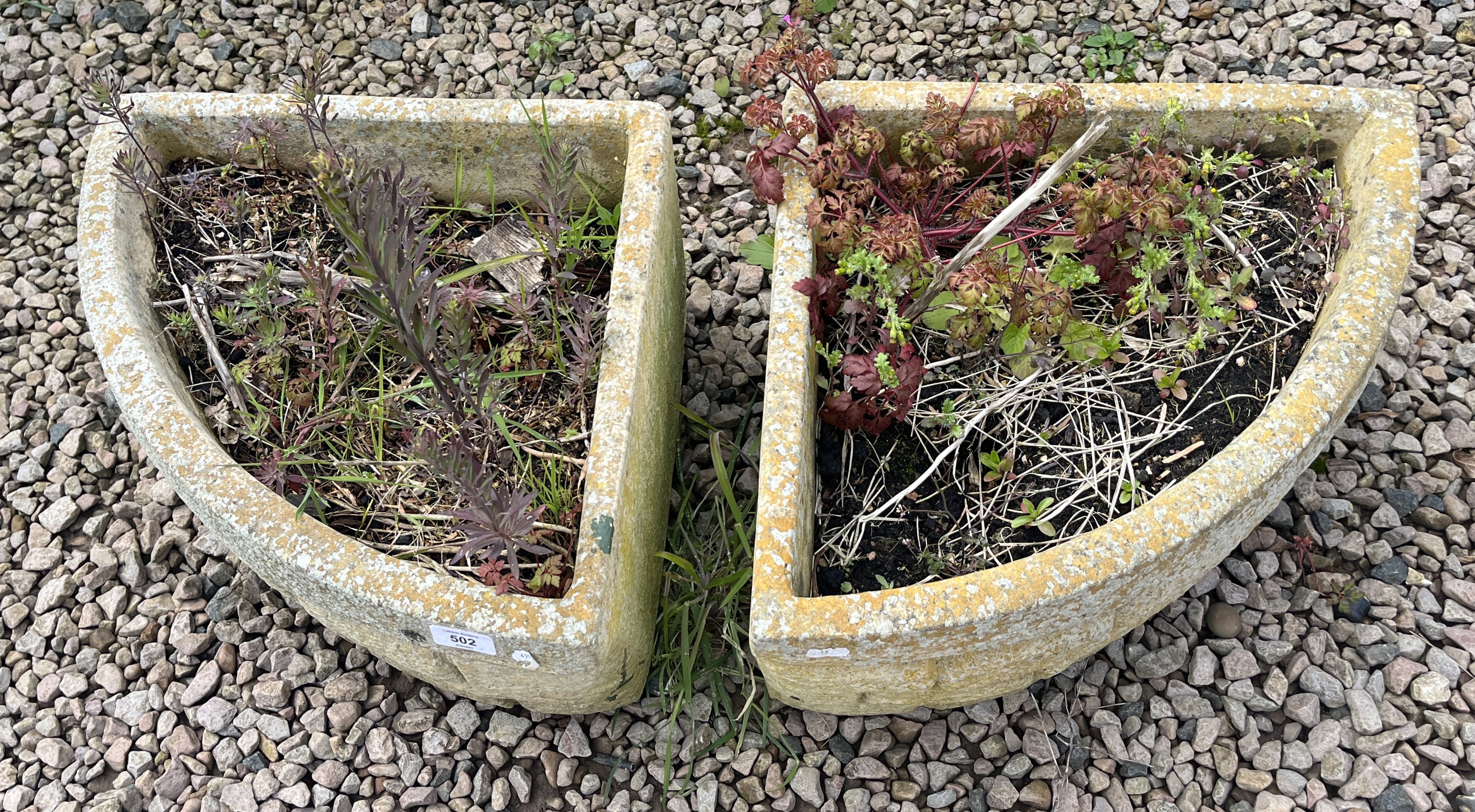 Pair of stone corner planters - Image 2 of 2