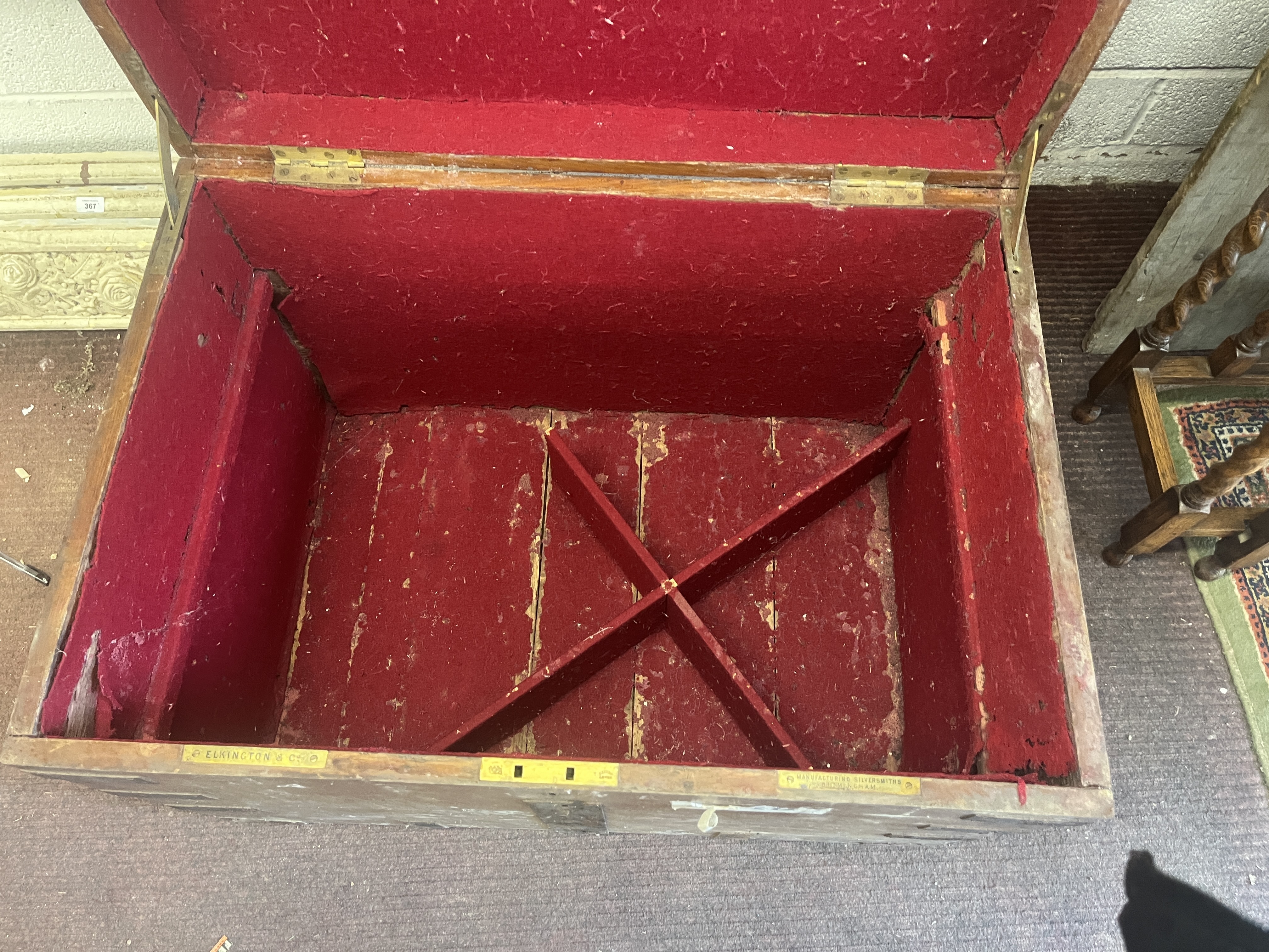Large Elkington & Co Silversmiths lock box - Approx size: W: 81cm D: 57cm H: 57cm - Image 5 of 5