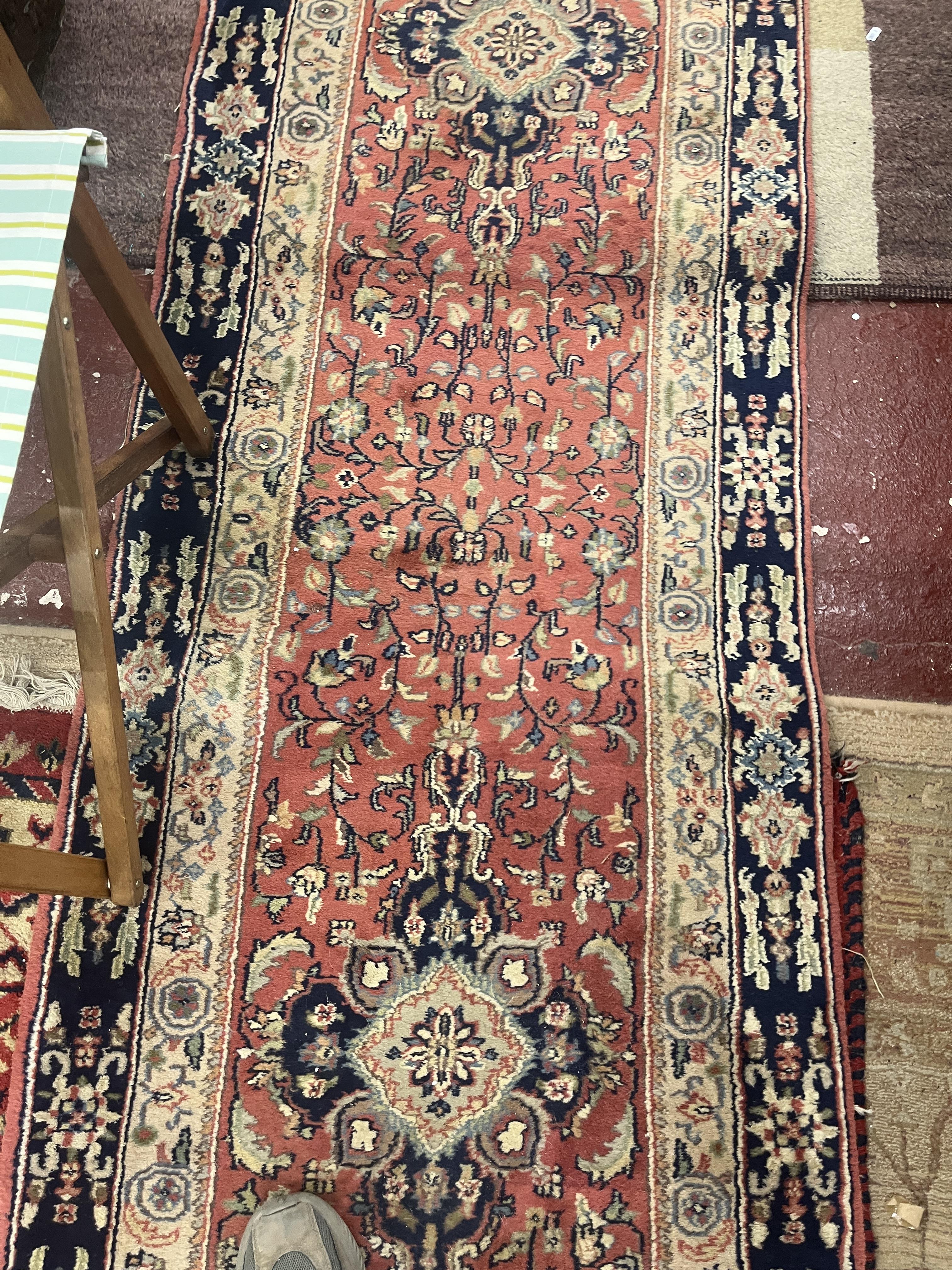 Large red patterned runner - Approx size: 620cm x 78cm - Image 4 of 7