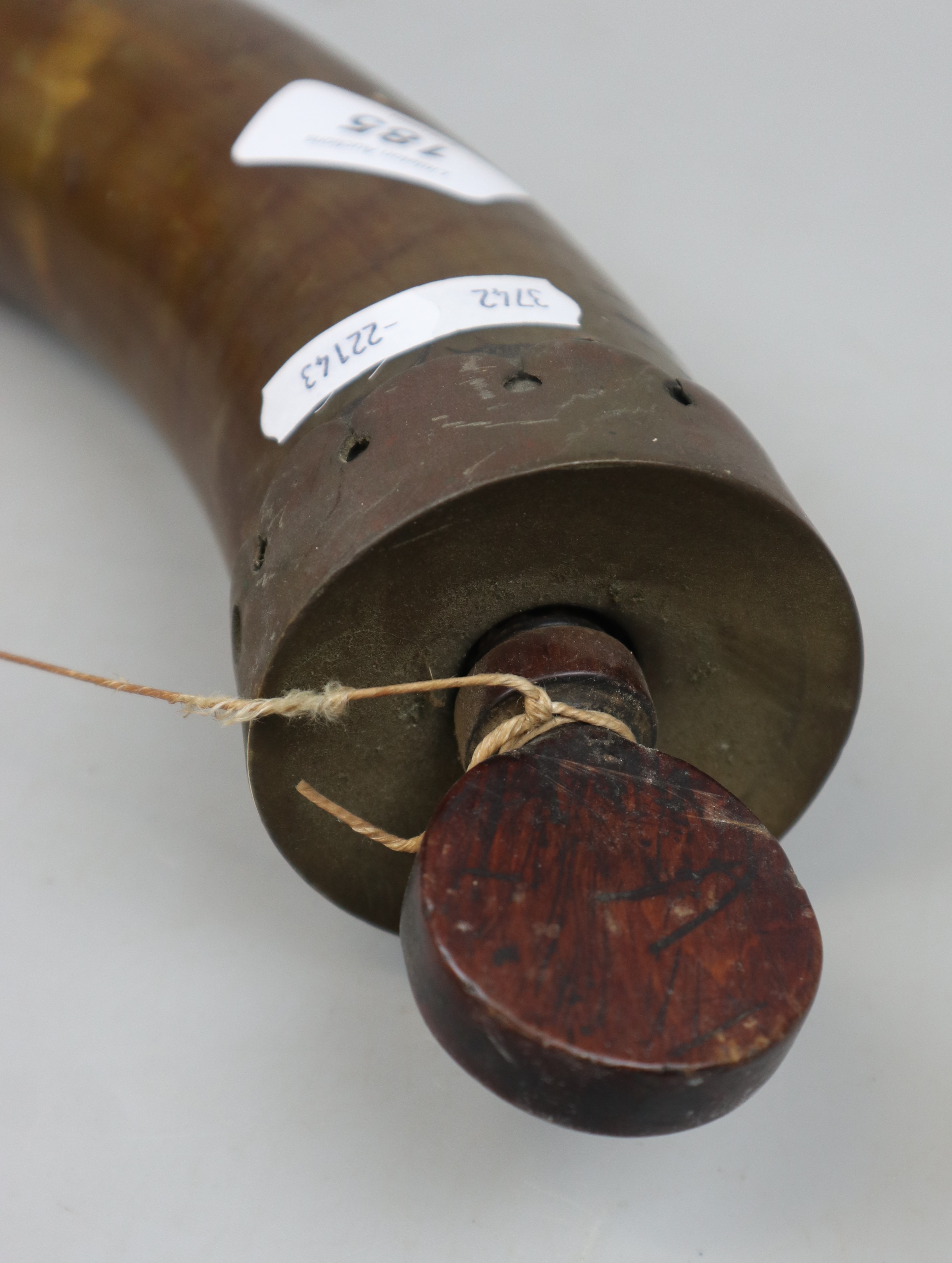 Antique horn powder flask - Image 3 of 3