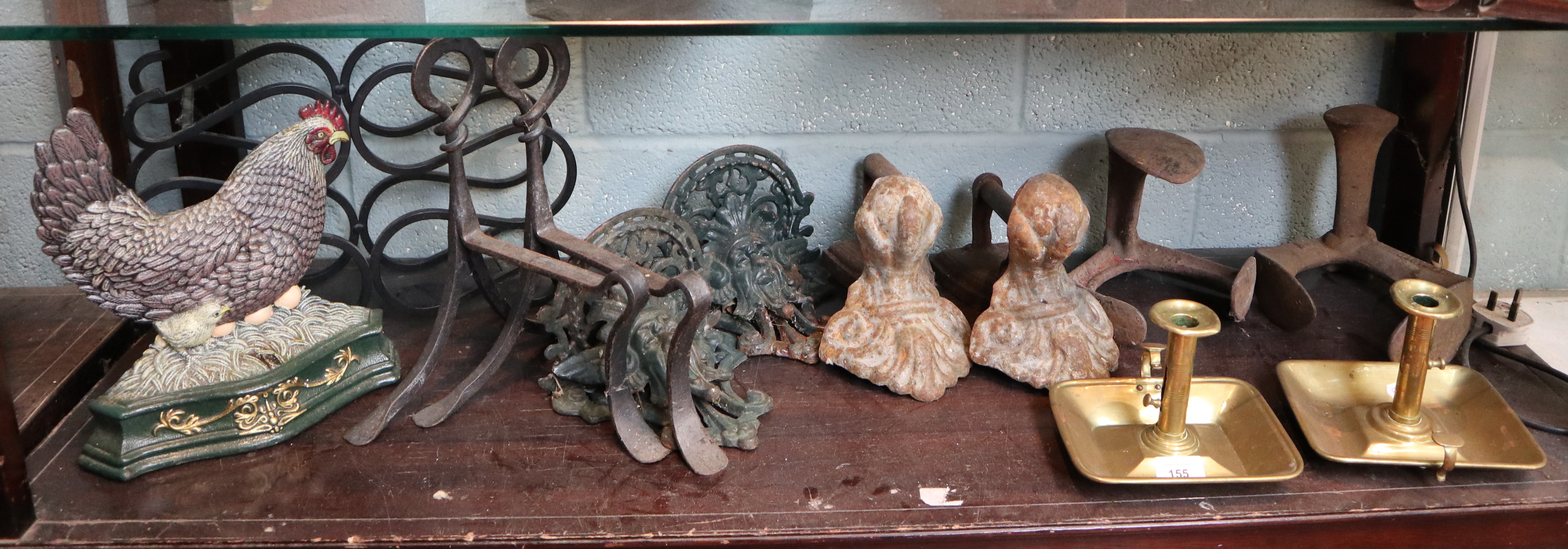 Collection of metalware to include door stops etc - Image 2 of 2