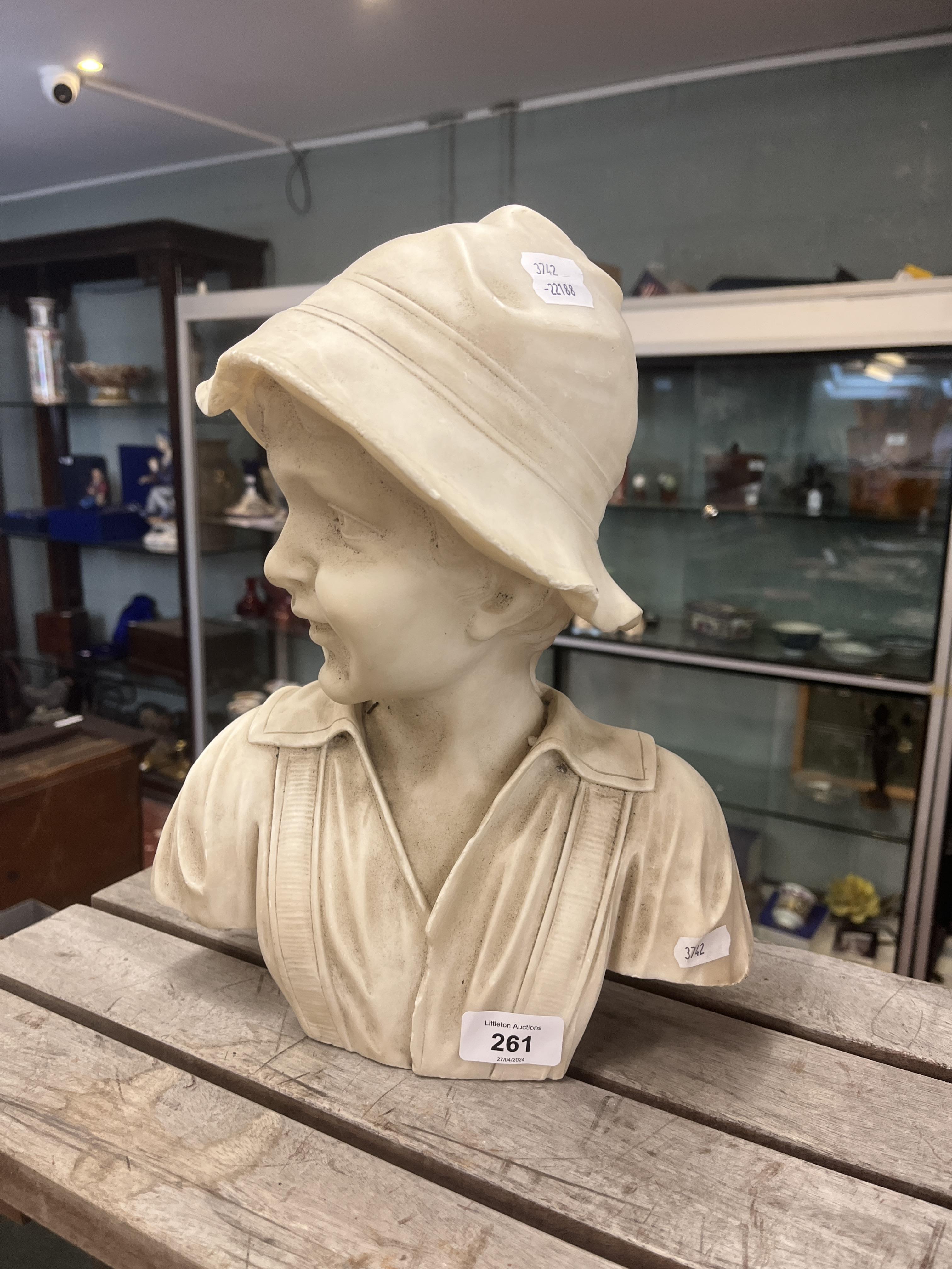 Marble bust of boy wearing a hat - Approx height: 32cm - Image 2 of 3
