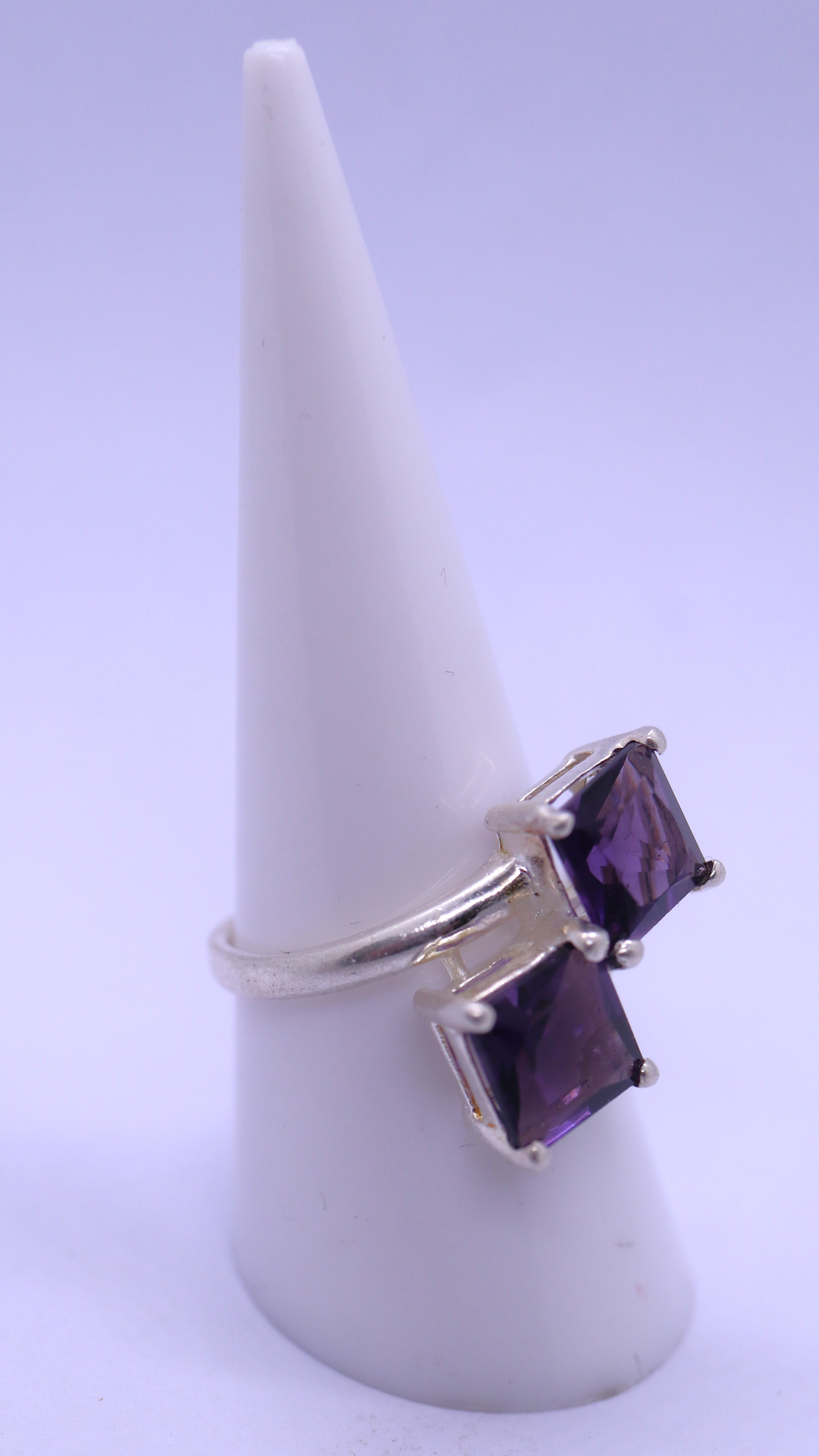 Silver and amethyst ring - Size P - Image 2 of 3