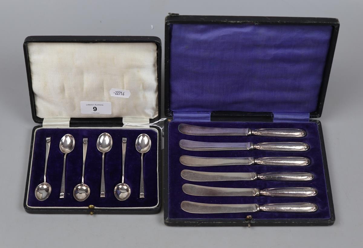 Cased set silver handled butter knives together with cased Hukin & Heath silver teaspoons