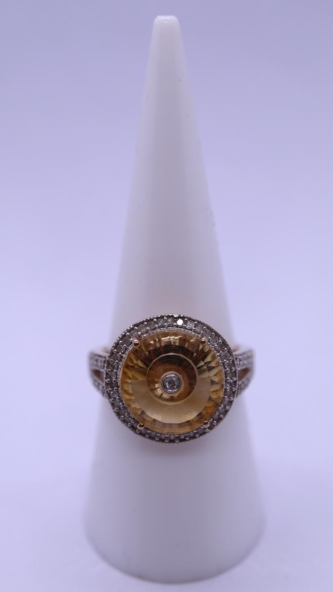 9ct gold unusual diamond and citrine set ring - Size N