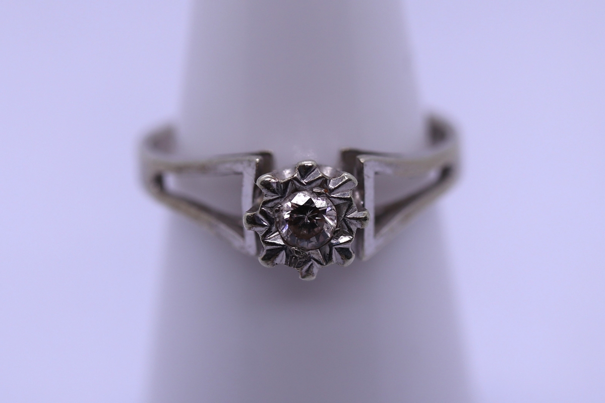 White gold diamond solitaire ring - Size L - Image 3 of 3