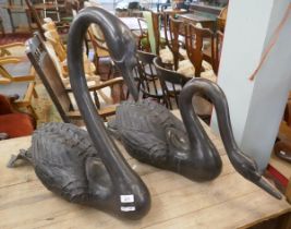 Fine pair of bronze swans, height of tallest: 63cm
