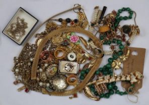 Collection of mainly gold coloured jewellery to include a malachite necklace