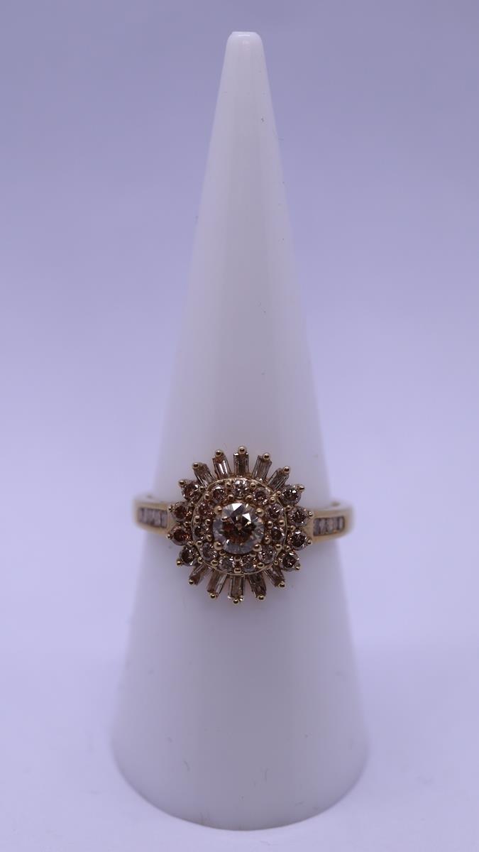 Unusual 9ct gold diamond set cluster ring - Size N